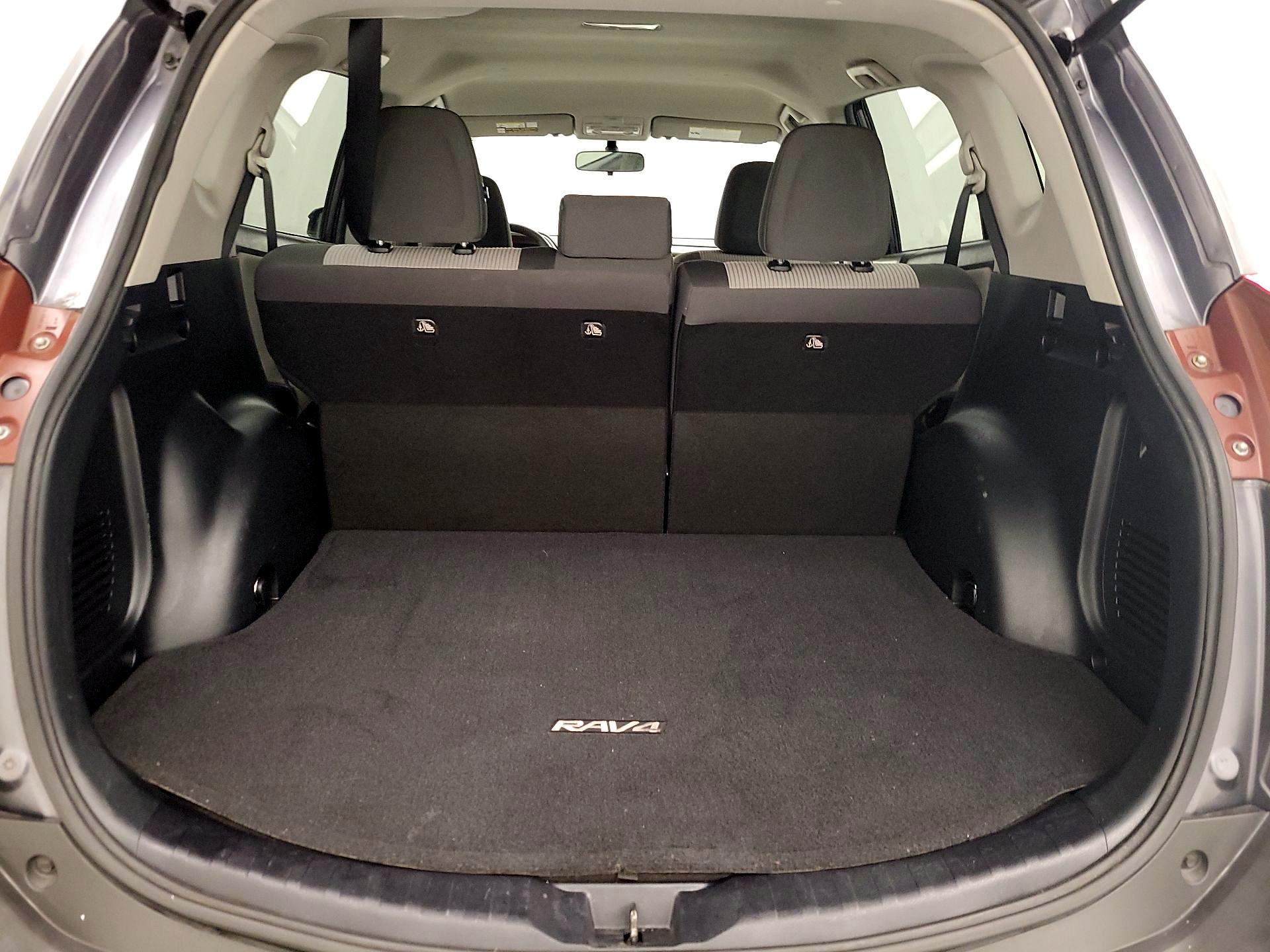 Thumbnail: 2015 Toyota RAV4 - 20