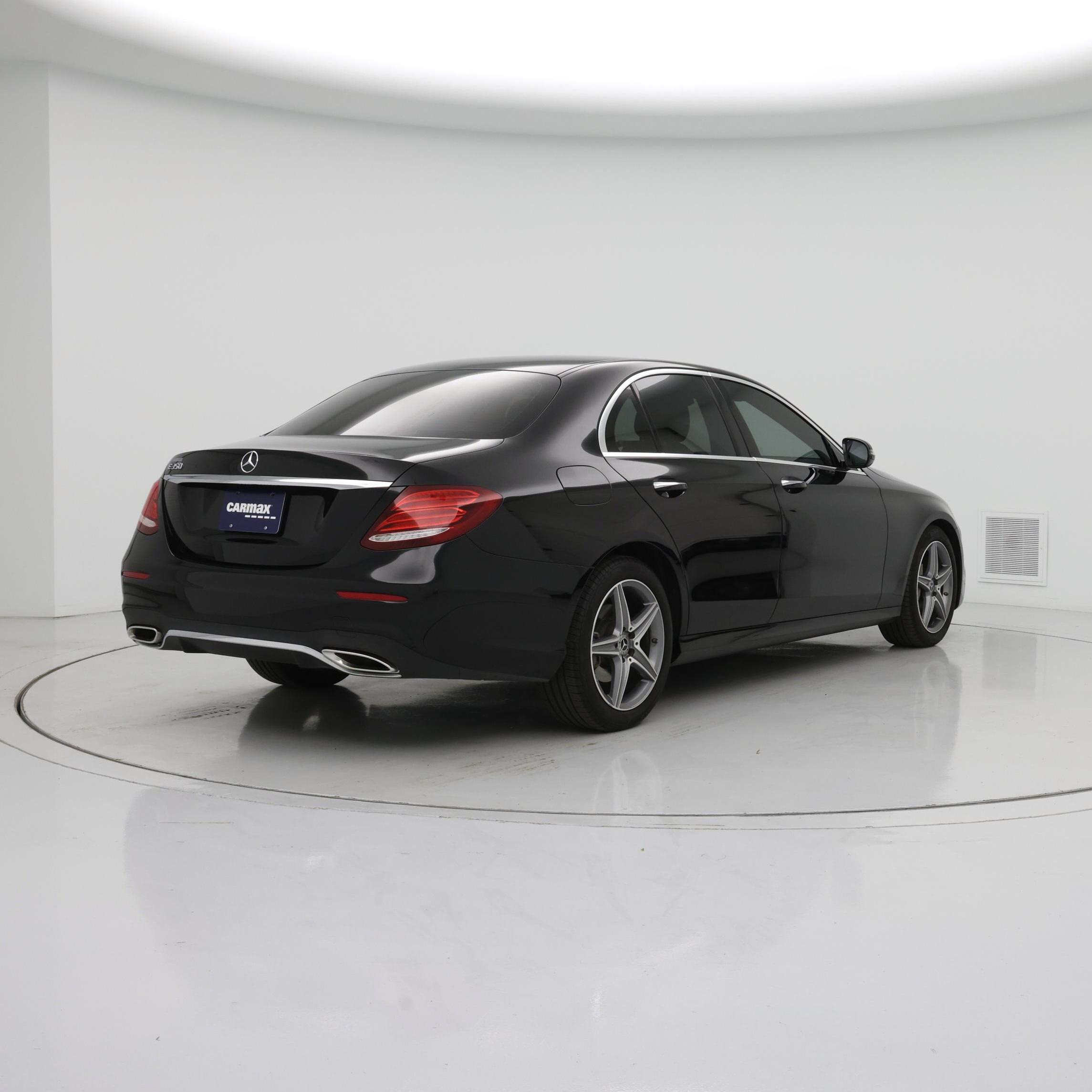 Thumbnail: 2020 Mercedes-Benz E-Class - 8