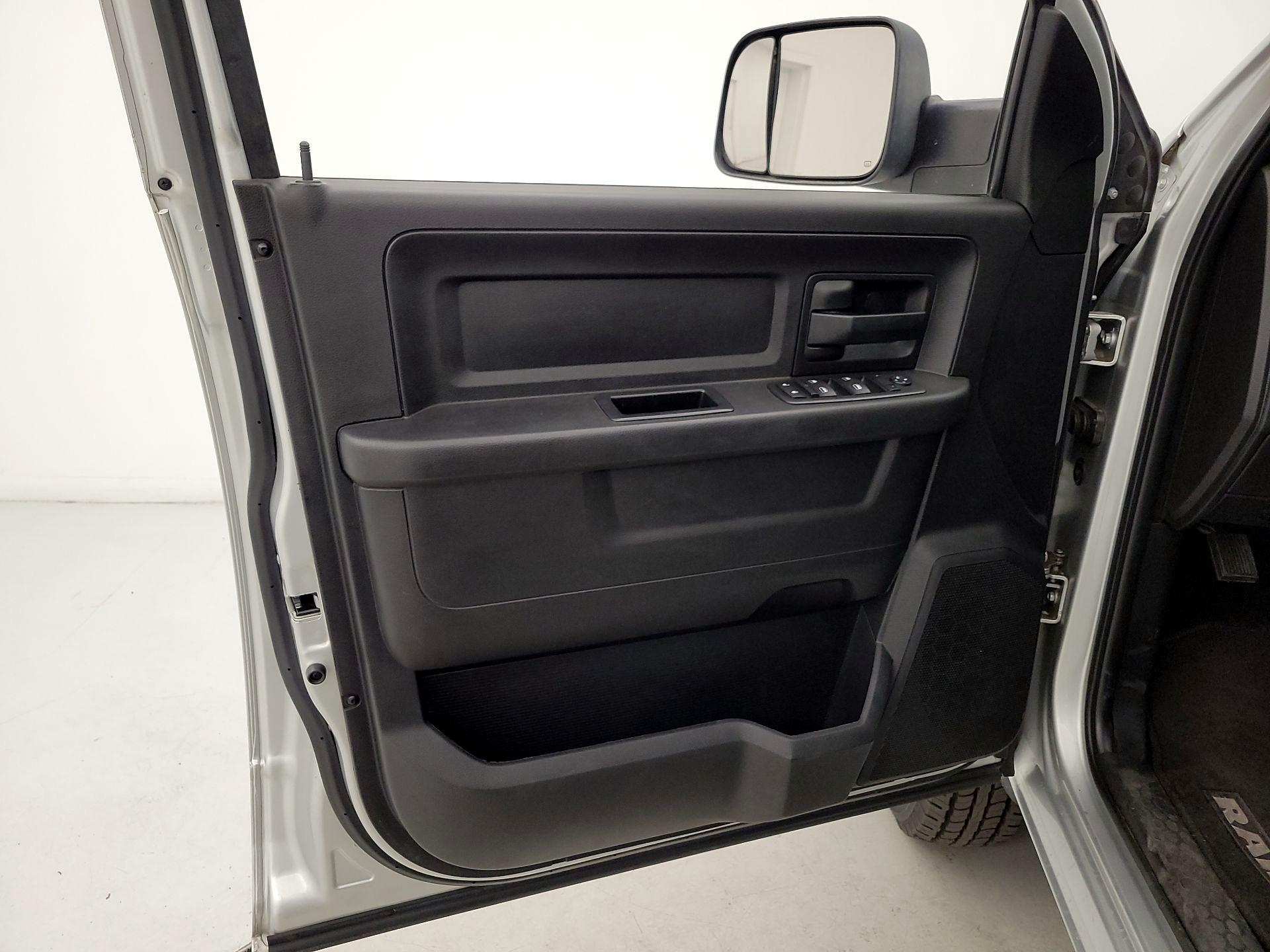 Thumbnail: 2016 RAM 3500 - 12
