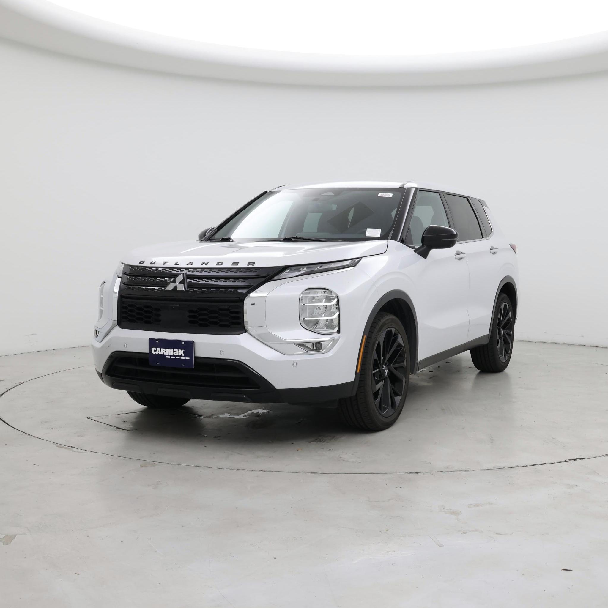 Thumbnail: 2023 Mitsubishi Outlander - 4