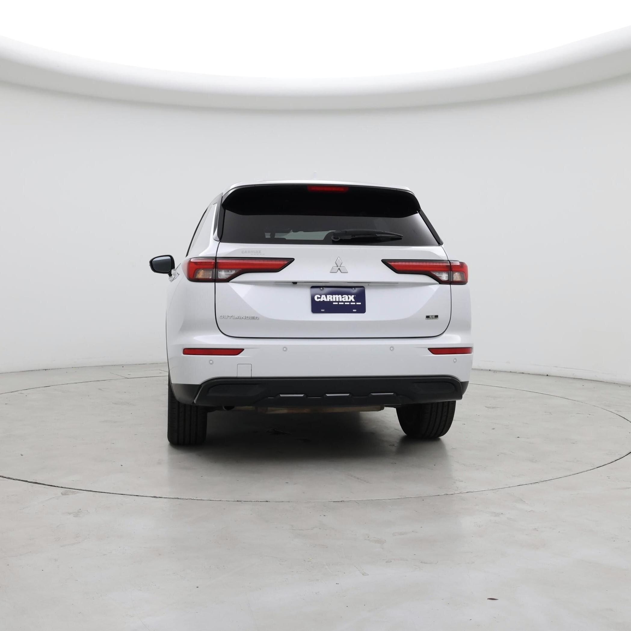 Thumbnail: 2023 Mitsubishi Outlander - 6