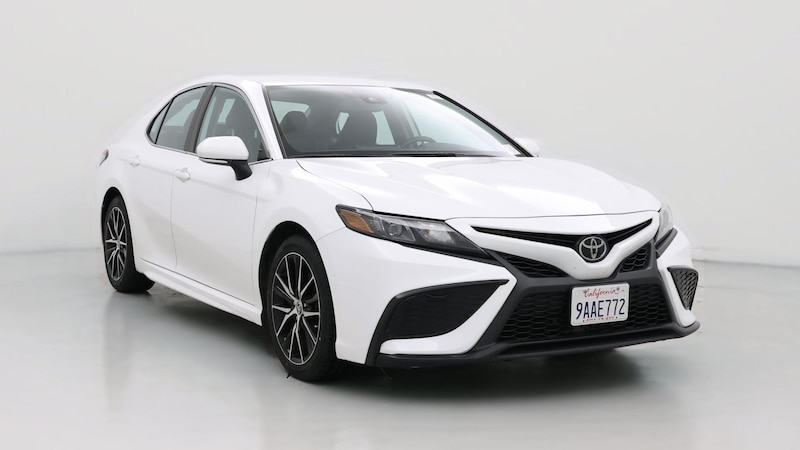 2022 Toyota Camry SE Hero Image