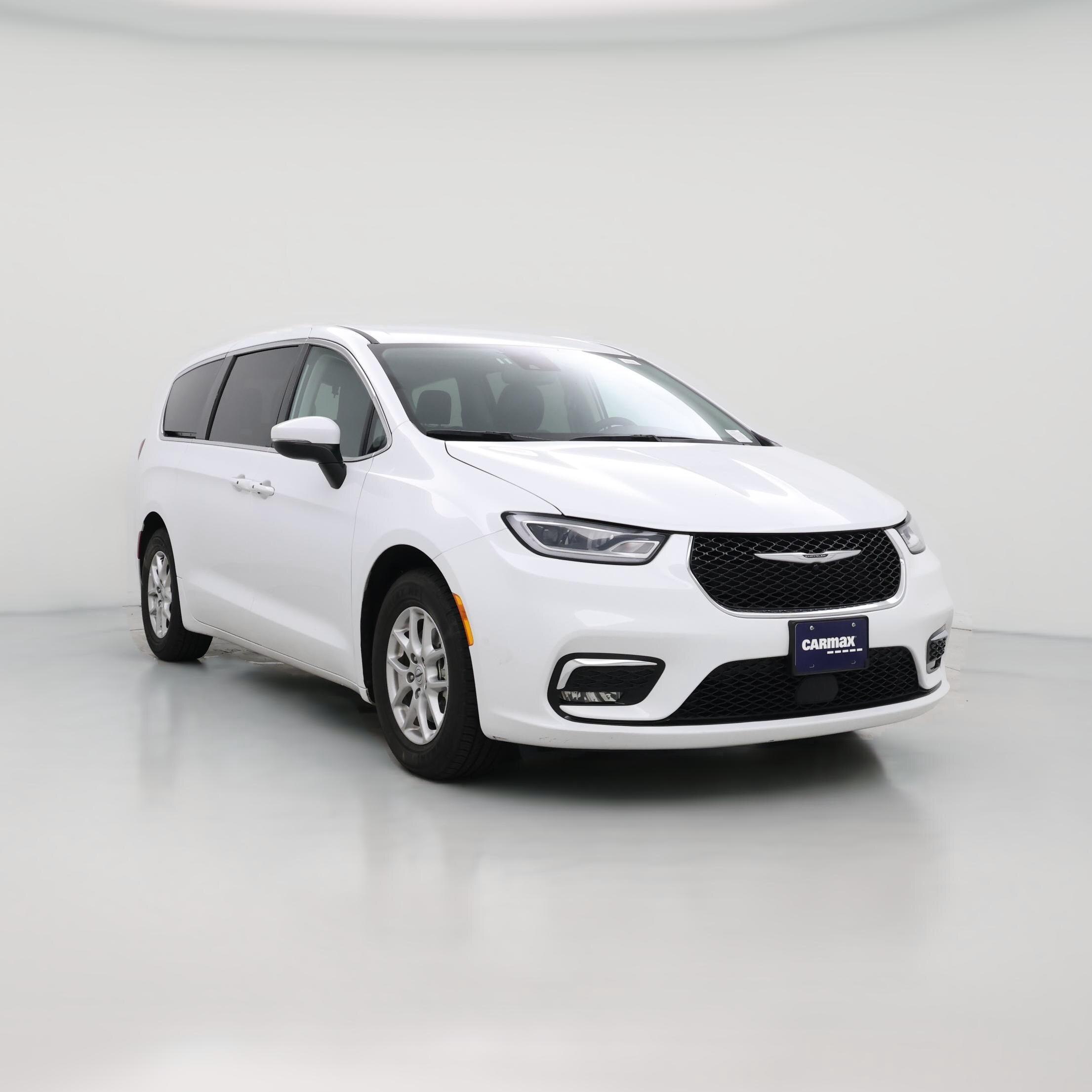 Thumbnail: 2023 Chrysler Pacifica - 1