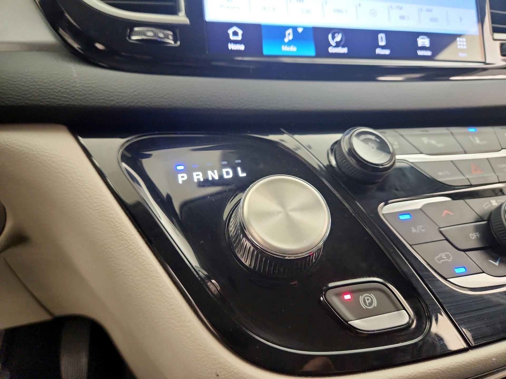 Thumbnail: 2023 Chrysler Pacifica - 17