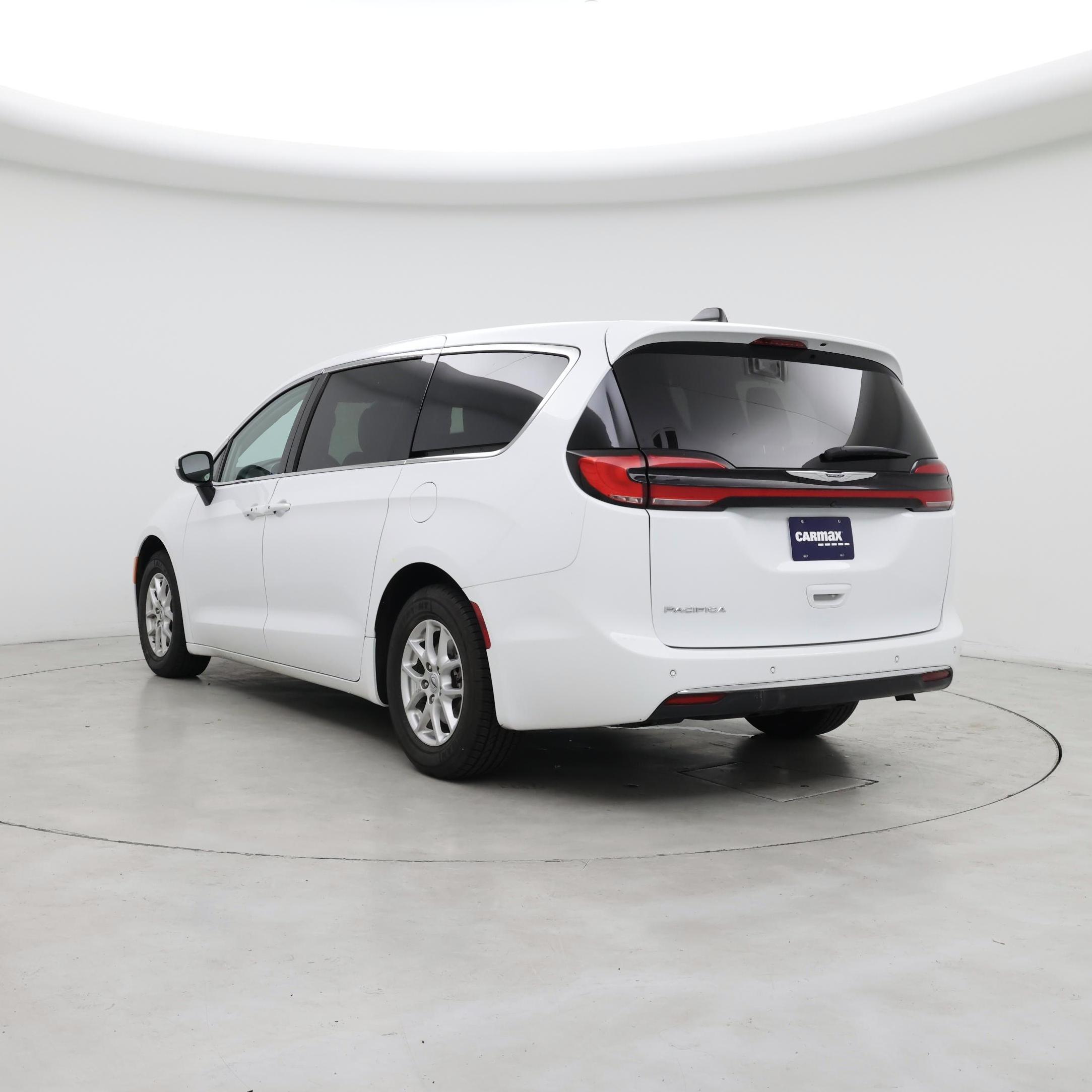 Thumbnail: 2023 Chrysler Pacifica - 2