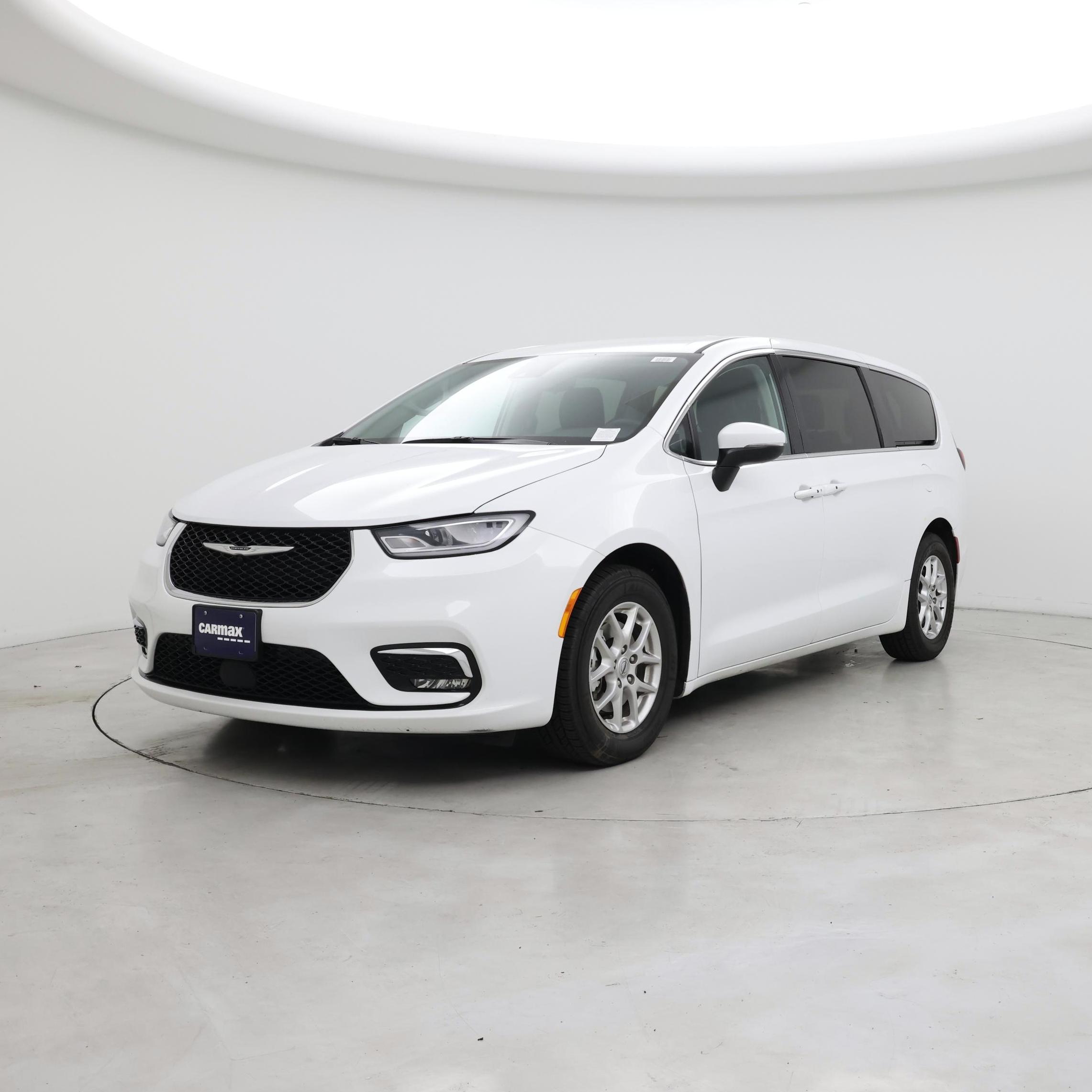 Thumbnail: 2023 Chrysler Pacifica - 4