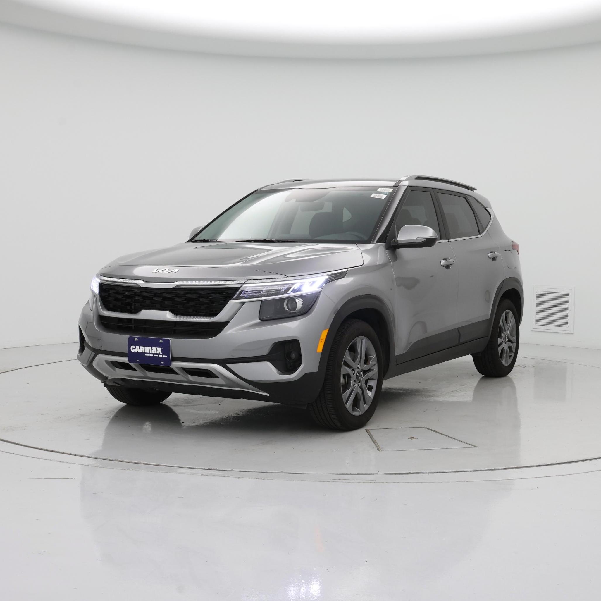 Thumbnail: 2023 Kia Seltos - 4