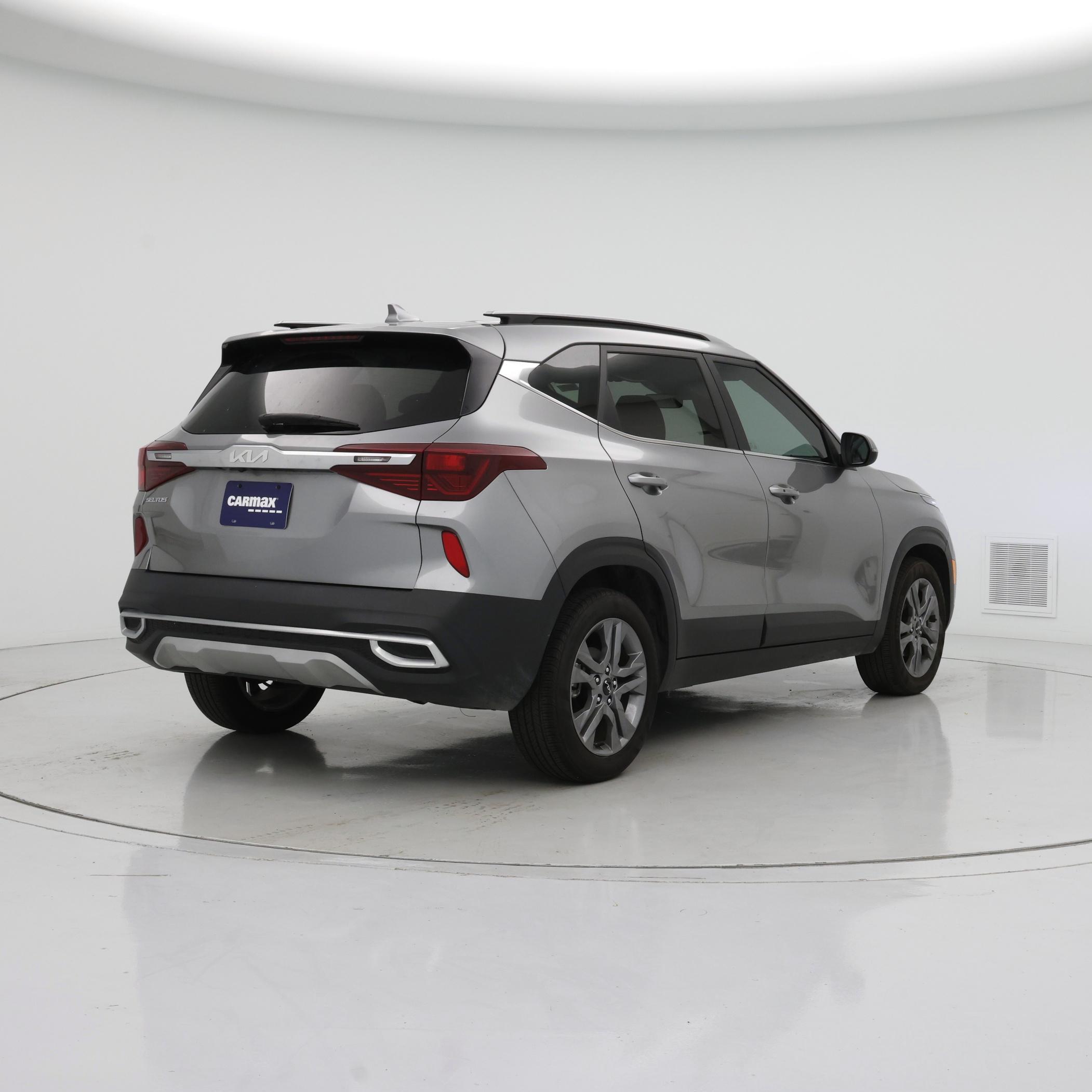 Thumbnail: 2023 Kia Seltos - 8