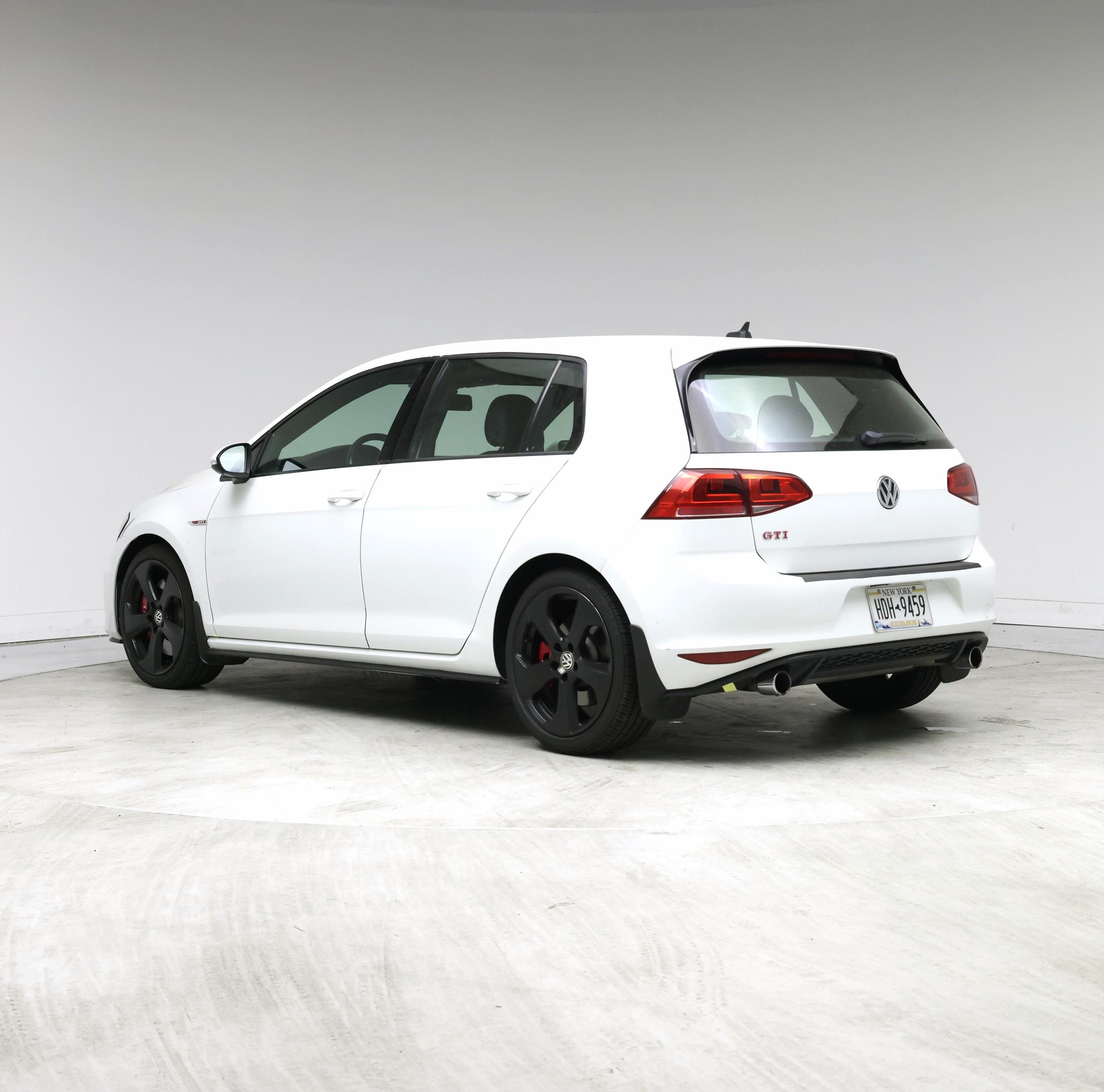 Thumbnail: 2017 Volkswagen Golf - 2