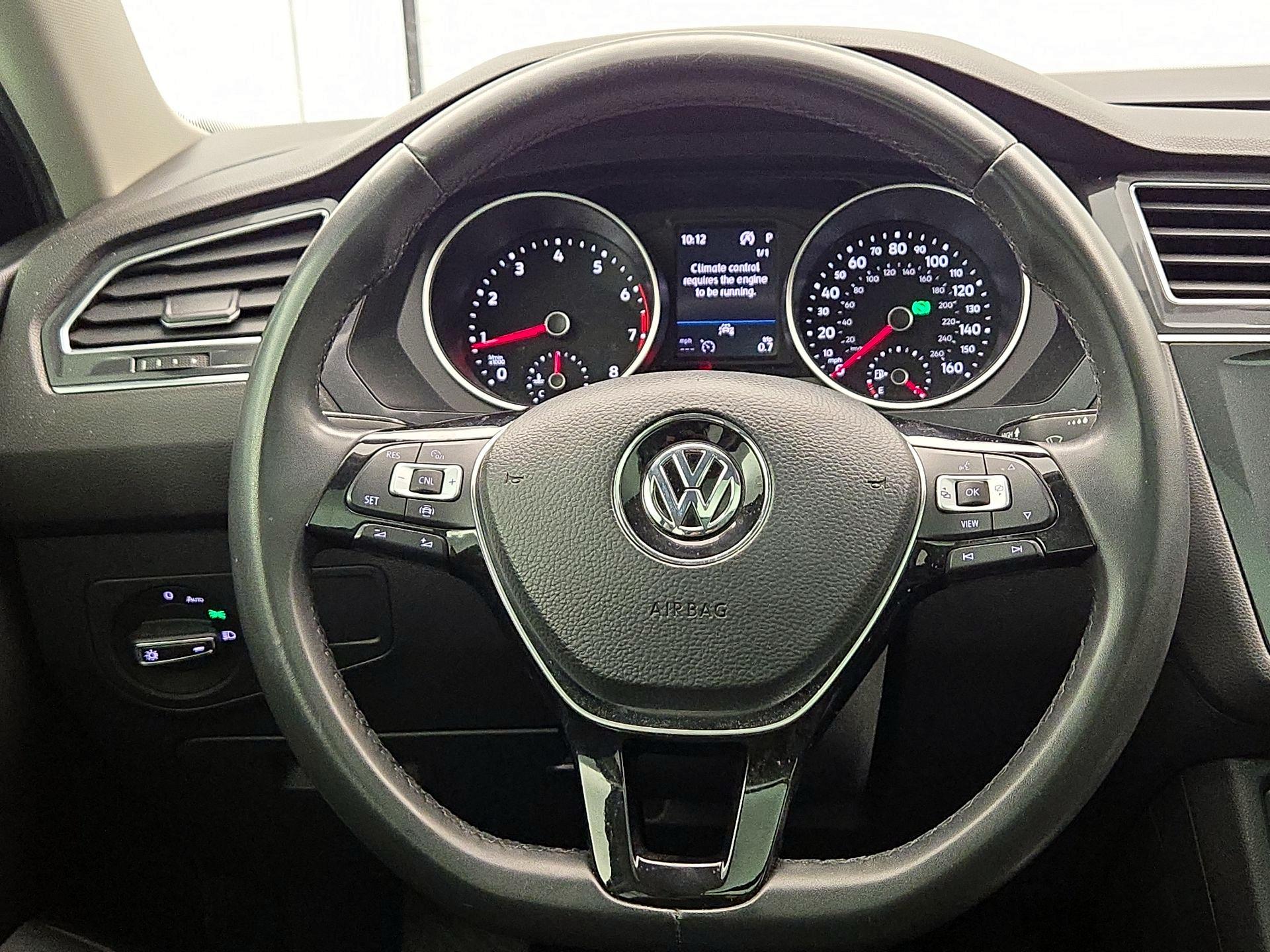 Thumbnail: 2020 Volkswagen Tiguan - 10