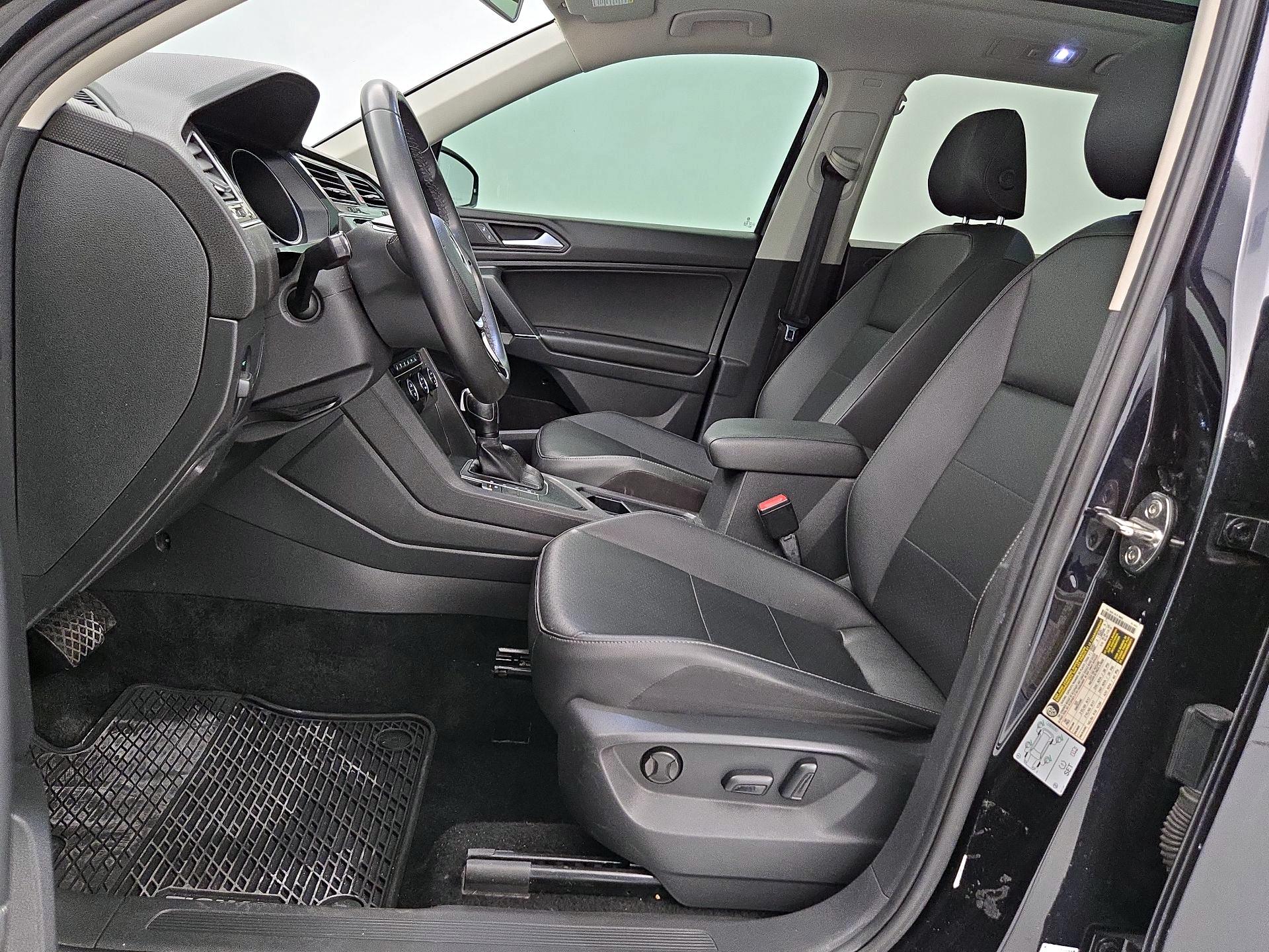 Thumbnail: 2020 Volkswagen Tiguan - 11