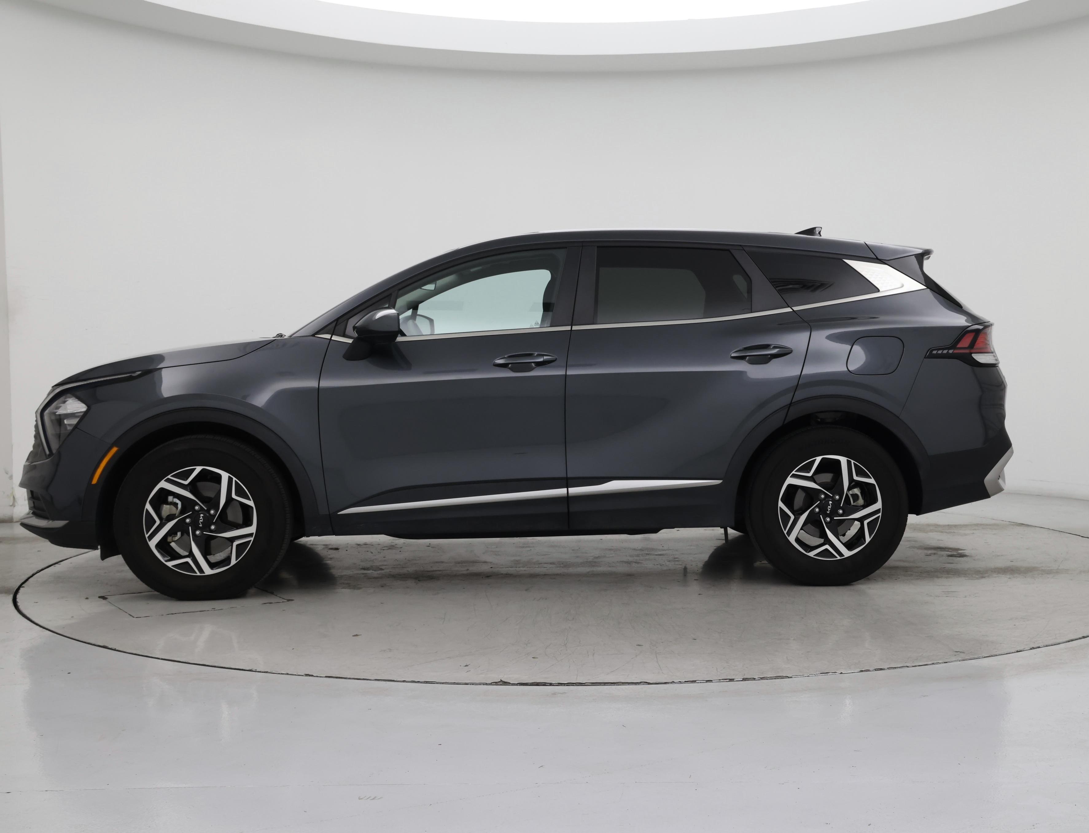 Thumbnail: 2023 Kia Sportage - 3