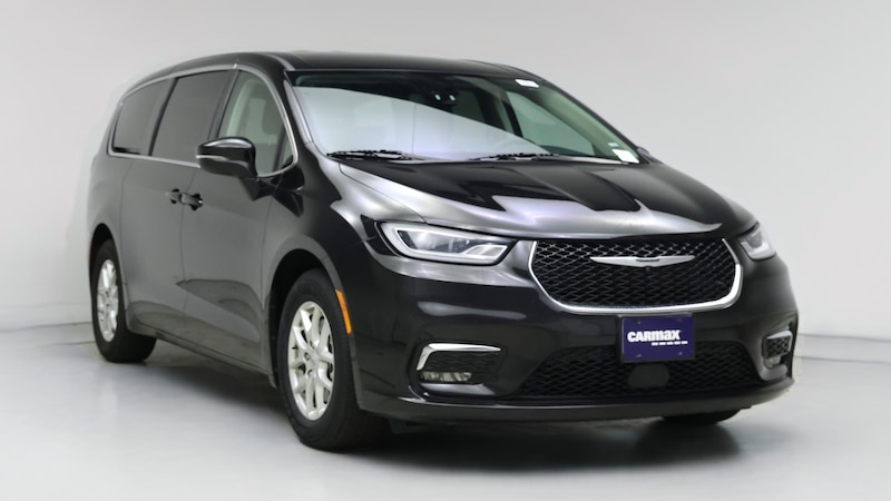 2023 Chrysler Pacifica Touring L Hero Image