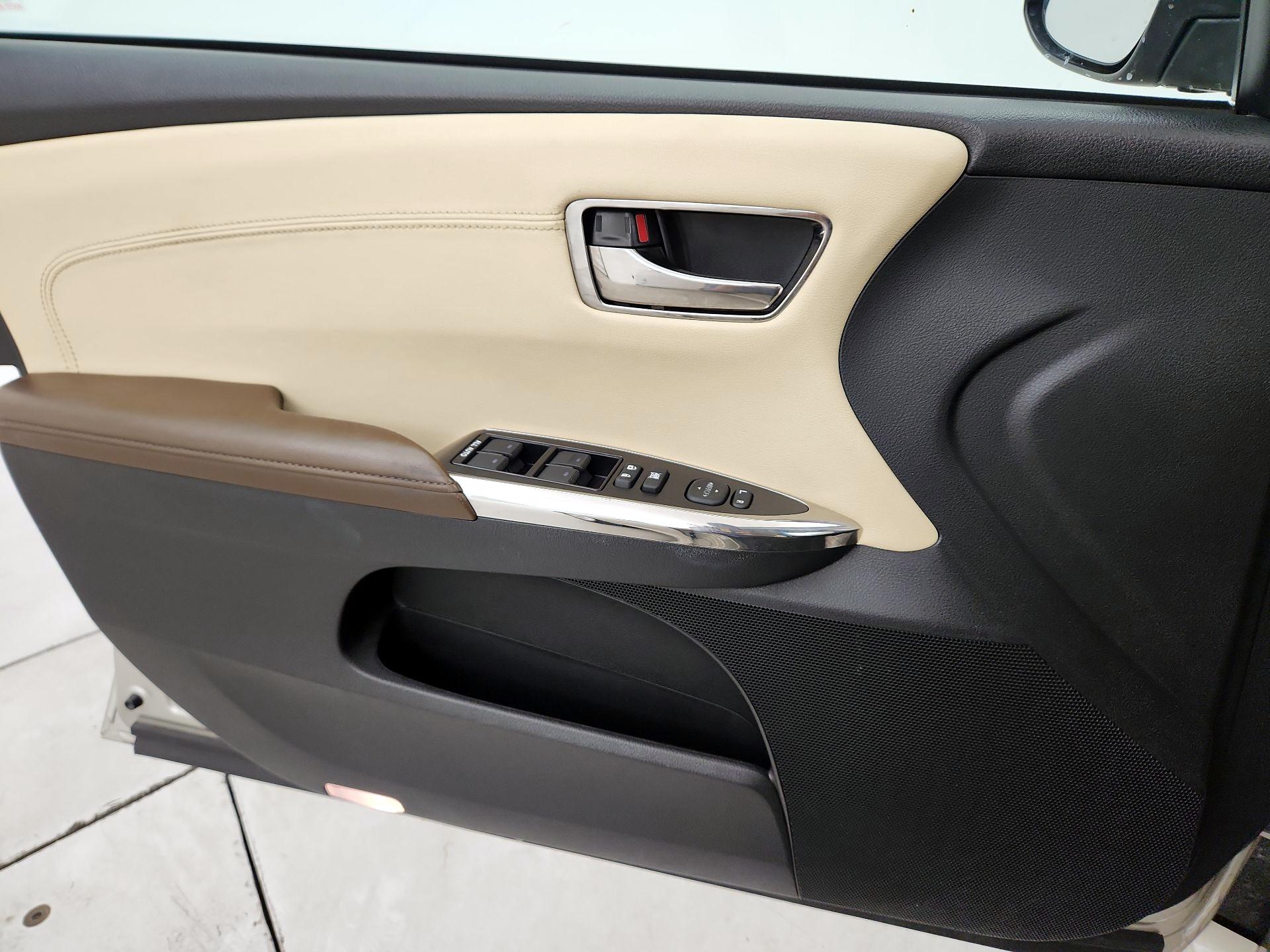 Thumbnail: 2014 Toyota Avalon - 12