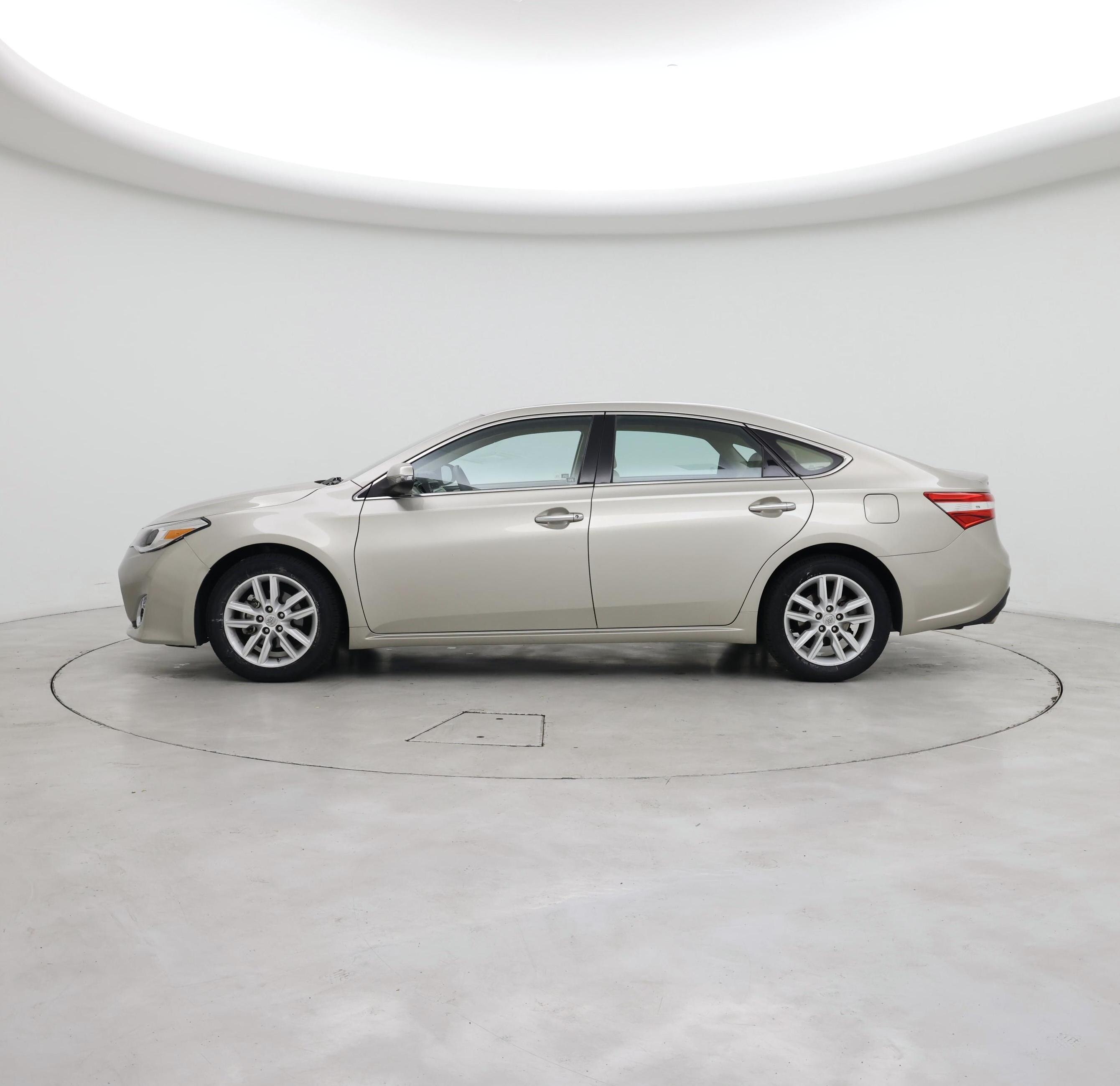 Thumbnail: 2014 Toyota Avalon - 3