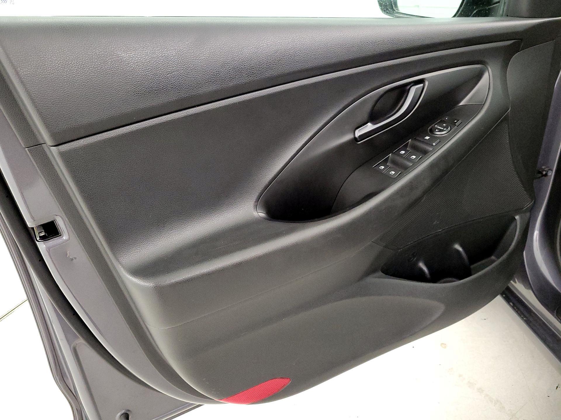 Thumbnail: 2019 Hyundai Elantra - 12