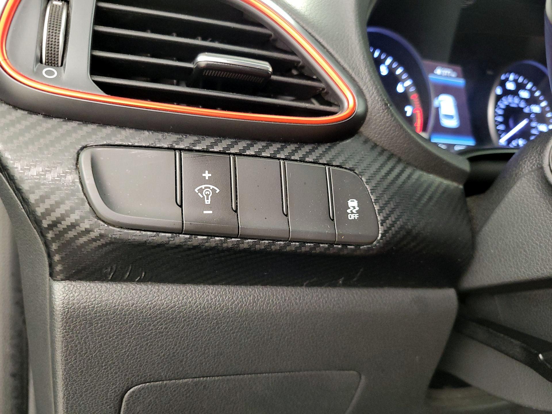 Thumbnail: 2019 Hyundai Elantra - 13