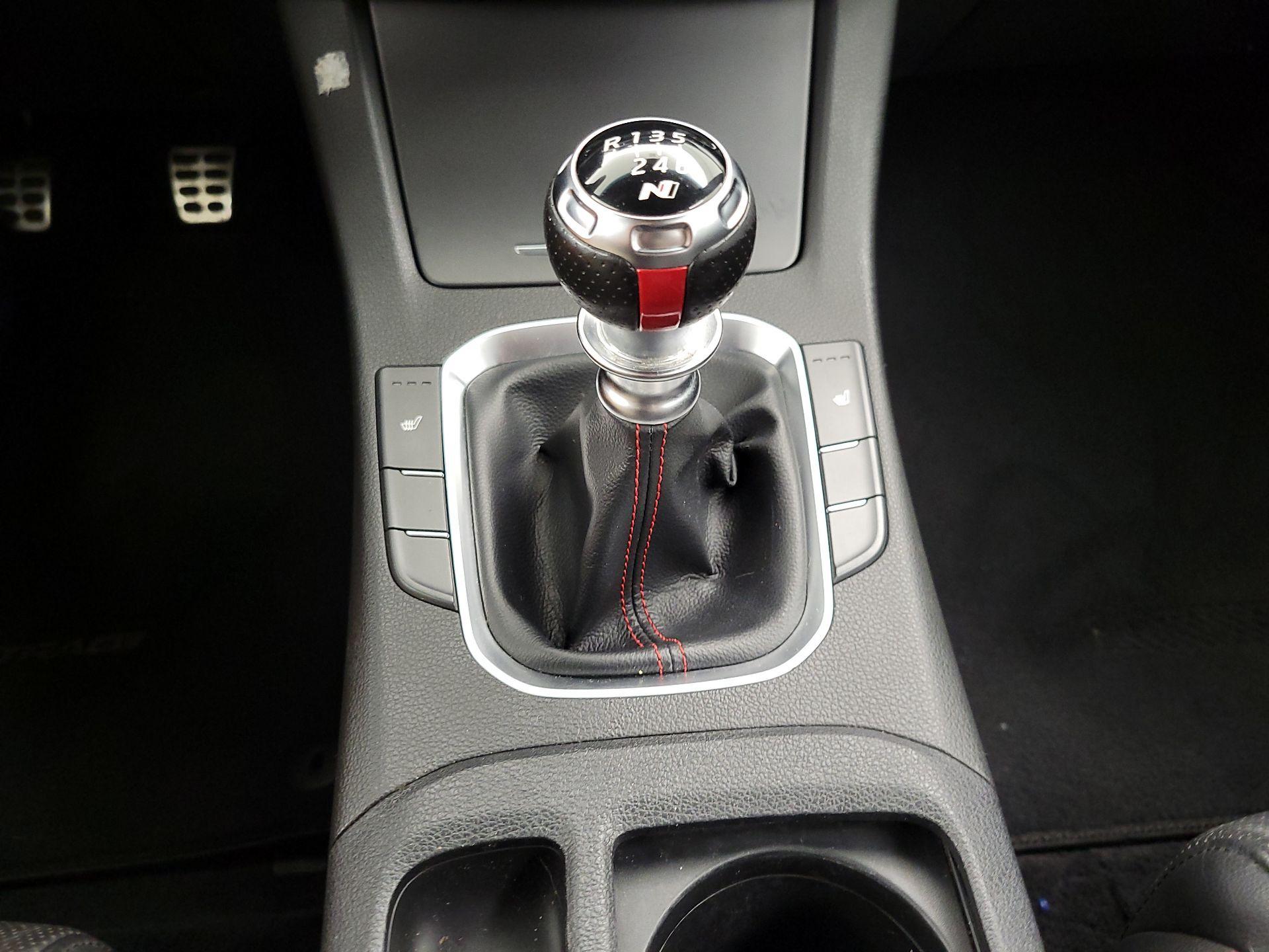 Thumbnail: 2019 Hyundai Elantra - 17