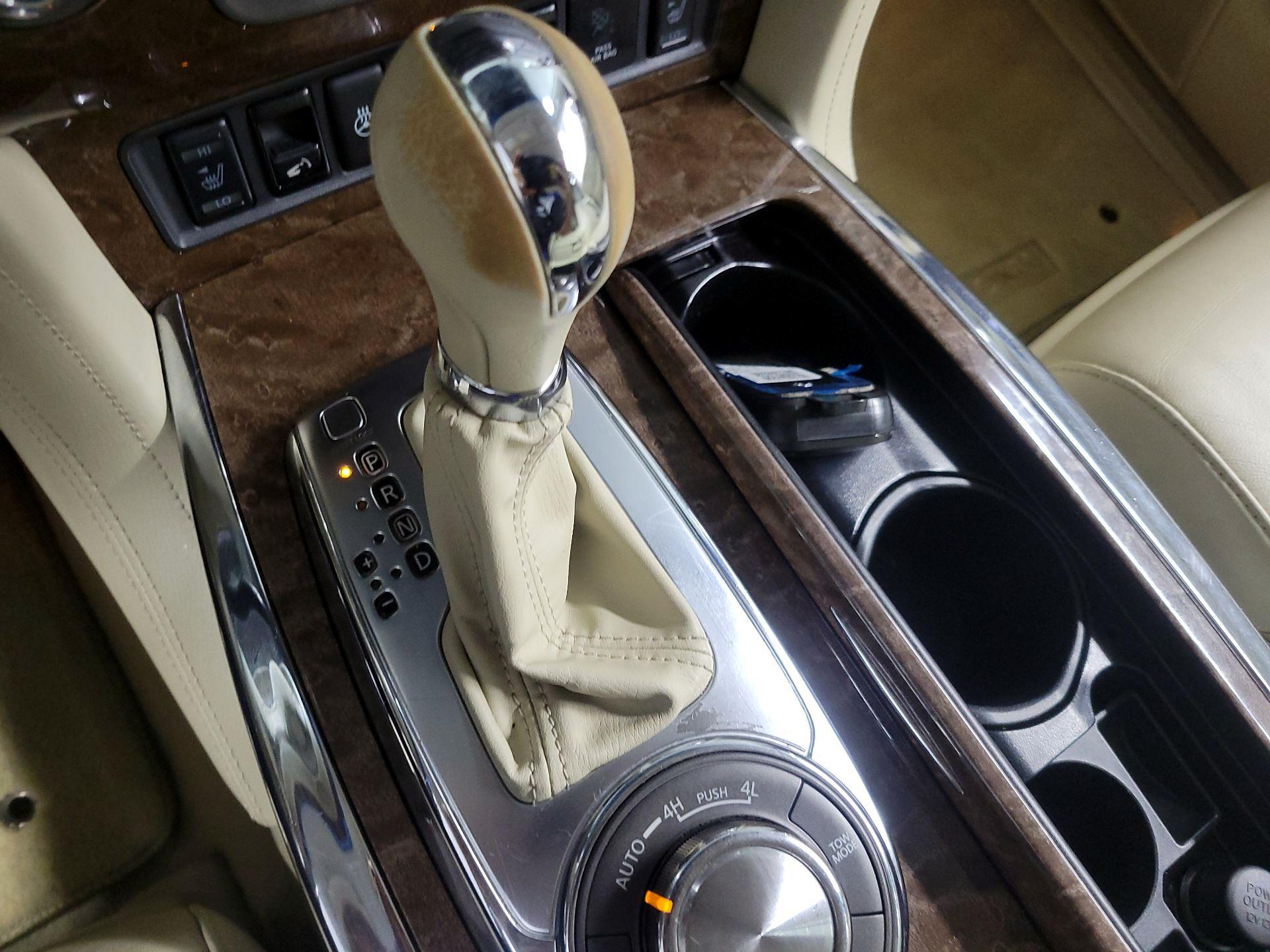 Thumbnail: 2016 INFINITI QX80 - 16