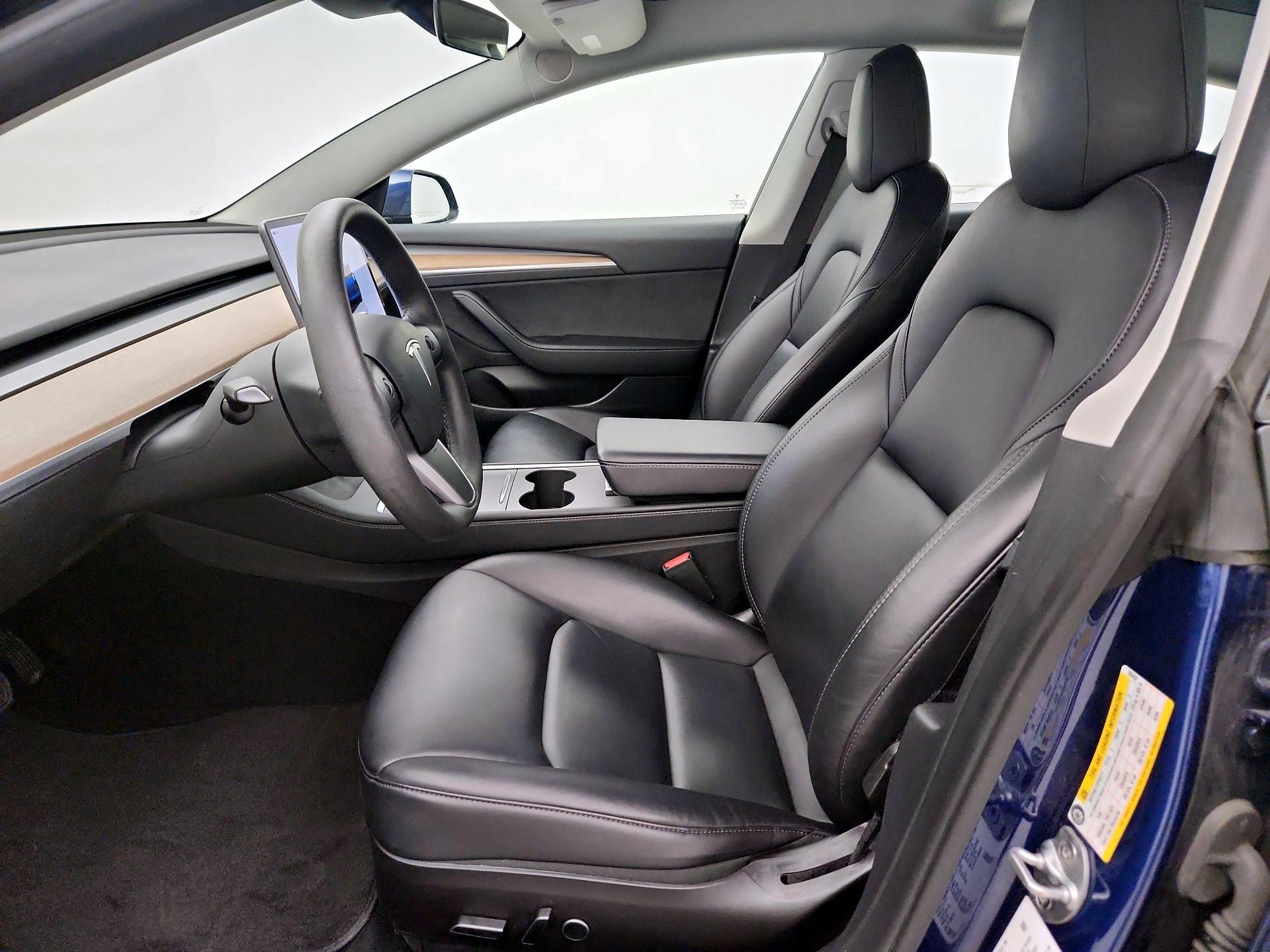 Thumbnail: 2022 Tesla Model 3 - 11
