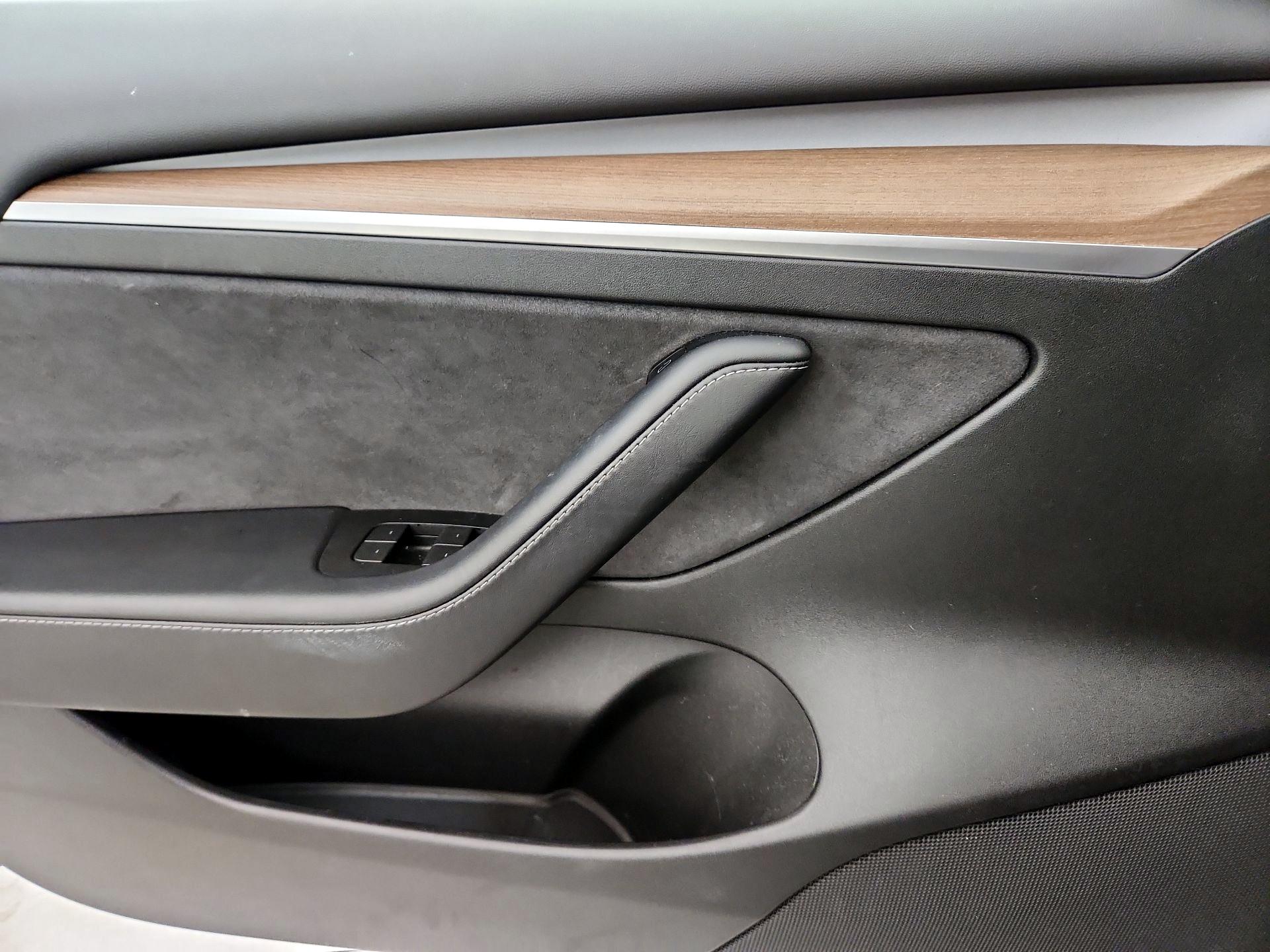 Thumbnail: 2022 Tesla Model 3 - 12