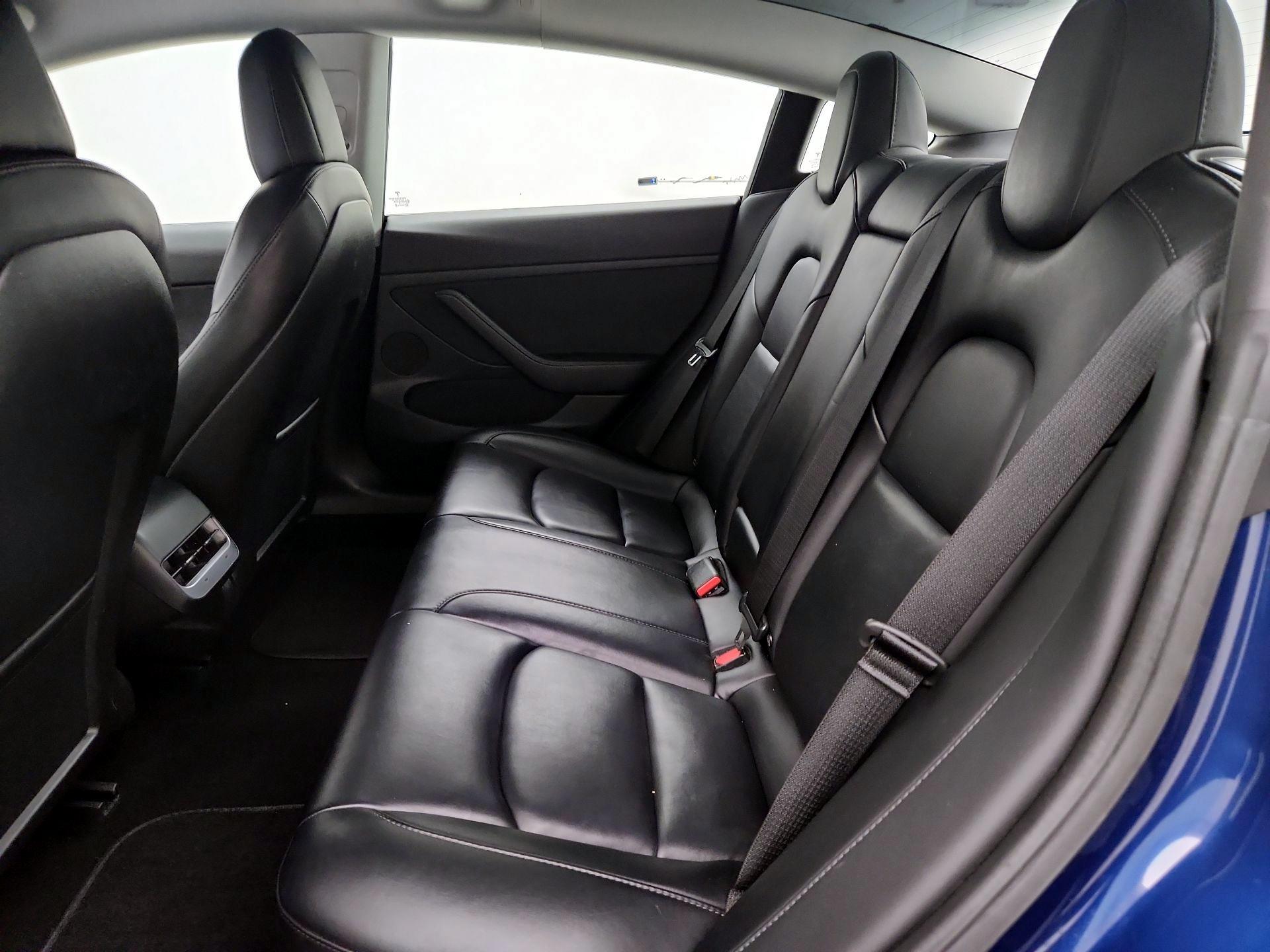 Thumbnail: 2022 Tesla Model 3 - 18