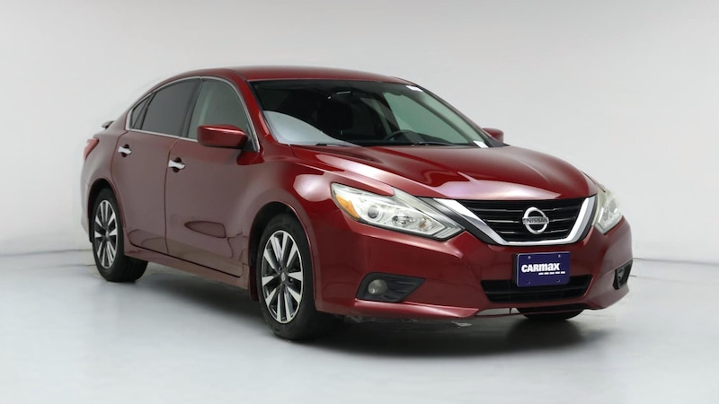 2017 Nissan Altima SV Hero Image