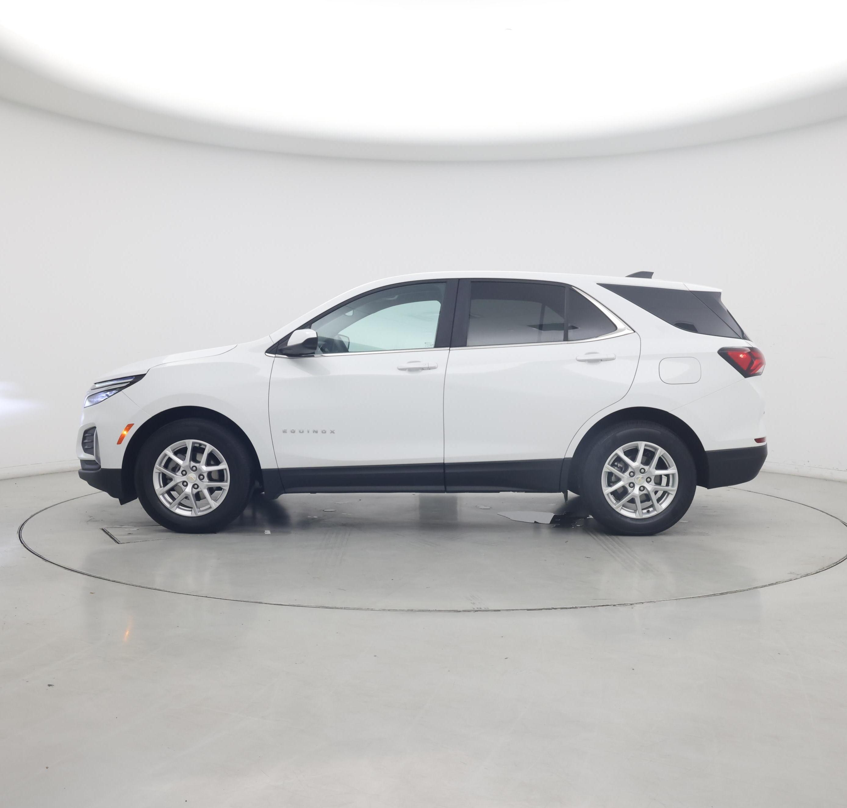 Thumbnail: 2022 Chevrolet Equinox - 3