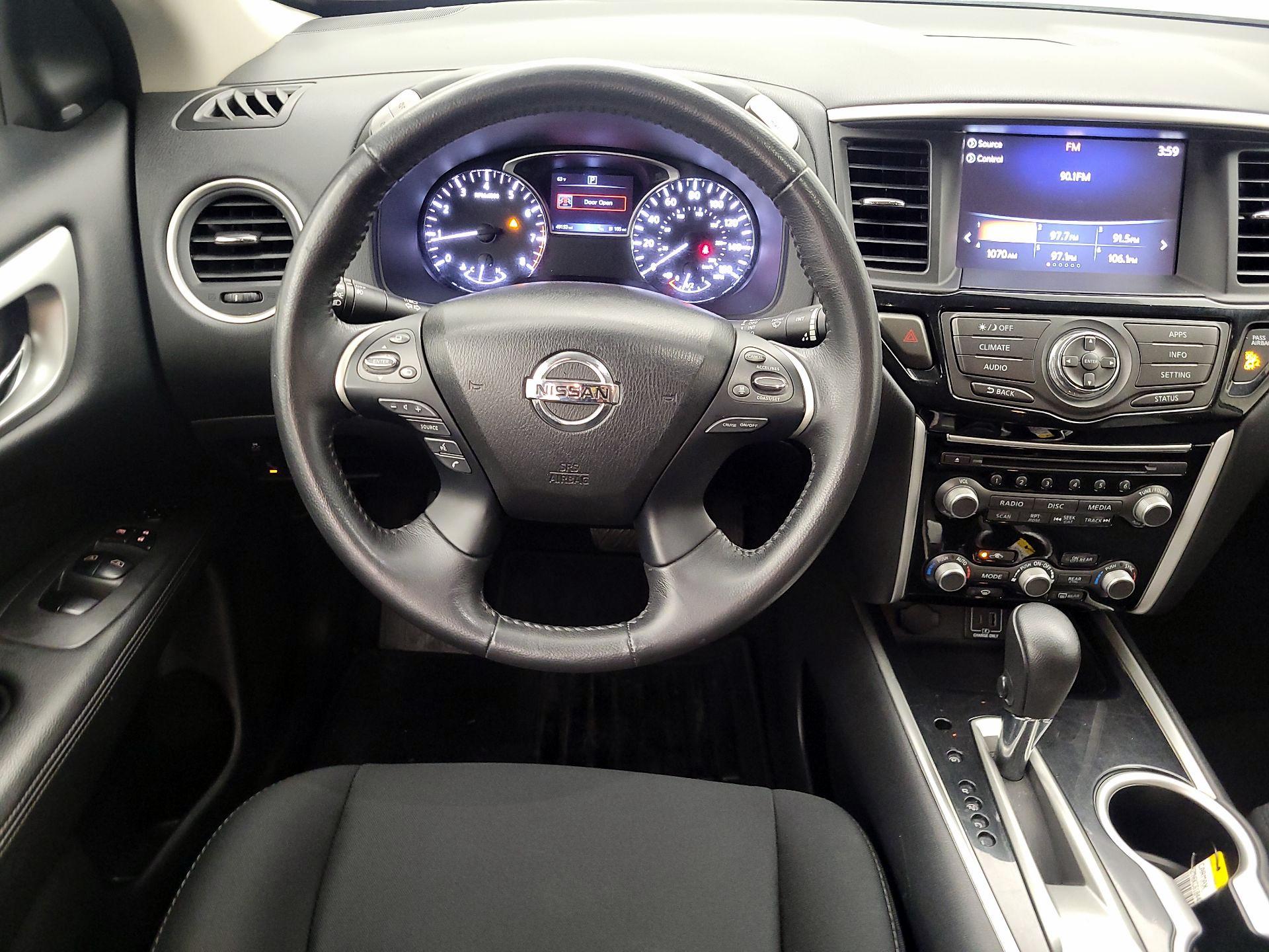 Thumbnail: 2019 Nissan Pathfinder - 10