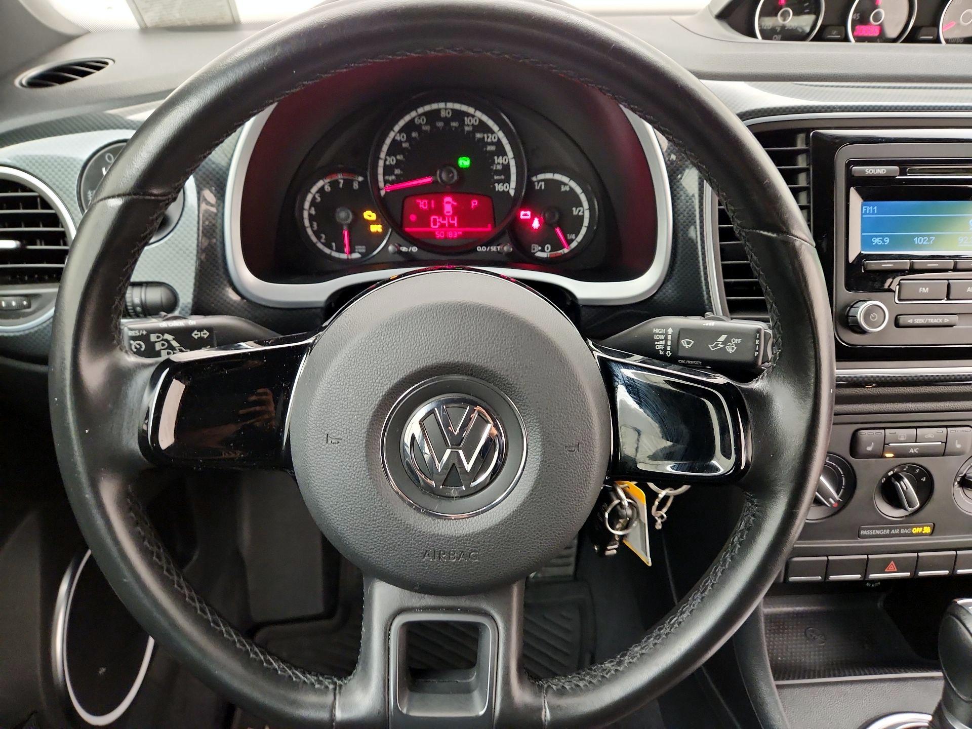 Thumbnail: 2013 Volkswagen Beetle - 10