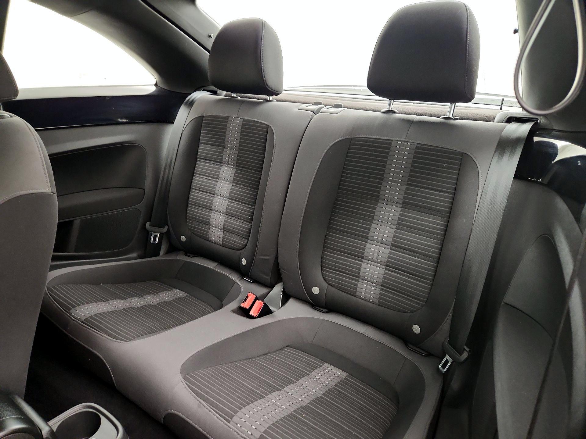Thumbnail: 2013 Volkswagen Beetle - 18