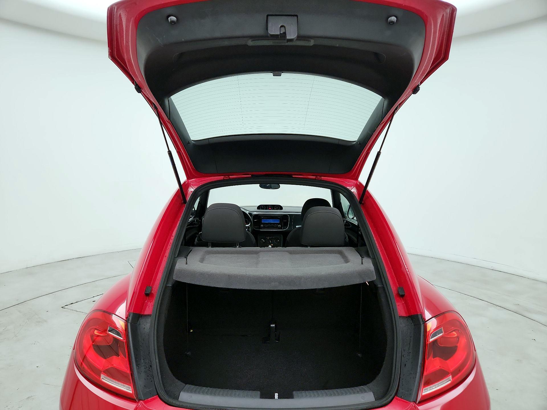 Thumbnail: 2013 Volkswagen Beetle - 19