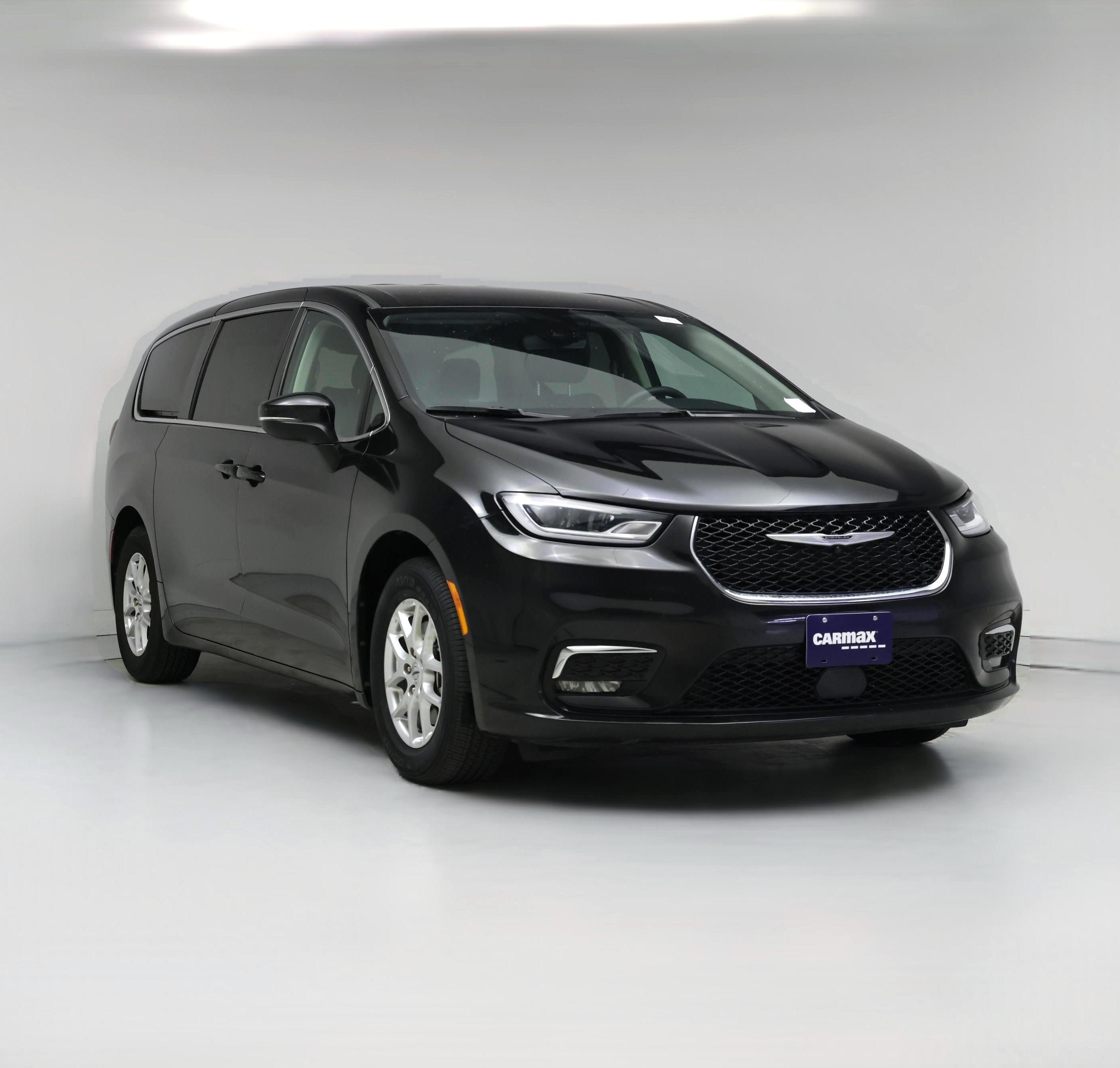 Thumbnail: 2023 Chrysler Pacifica - 1