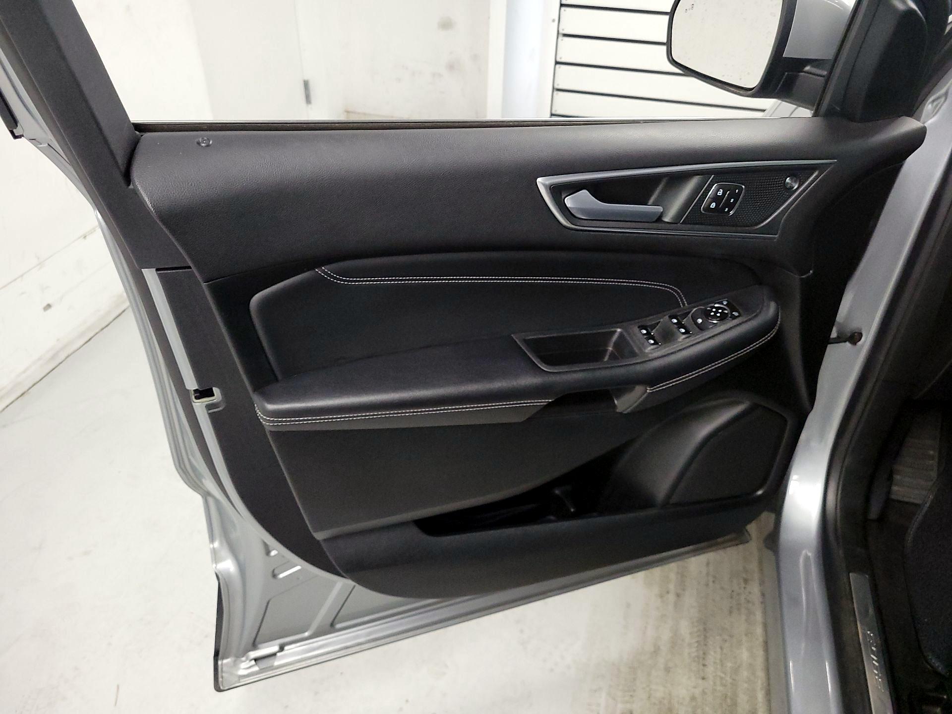 Thumbnail: 2022 Ford Edge - 12