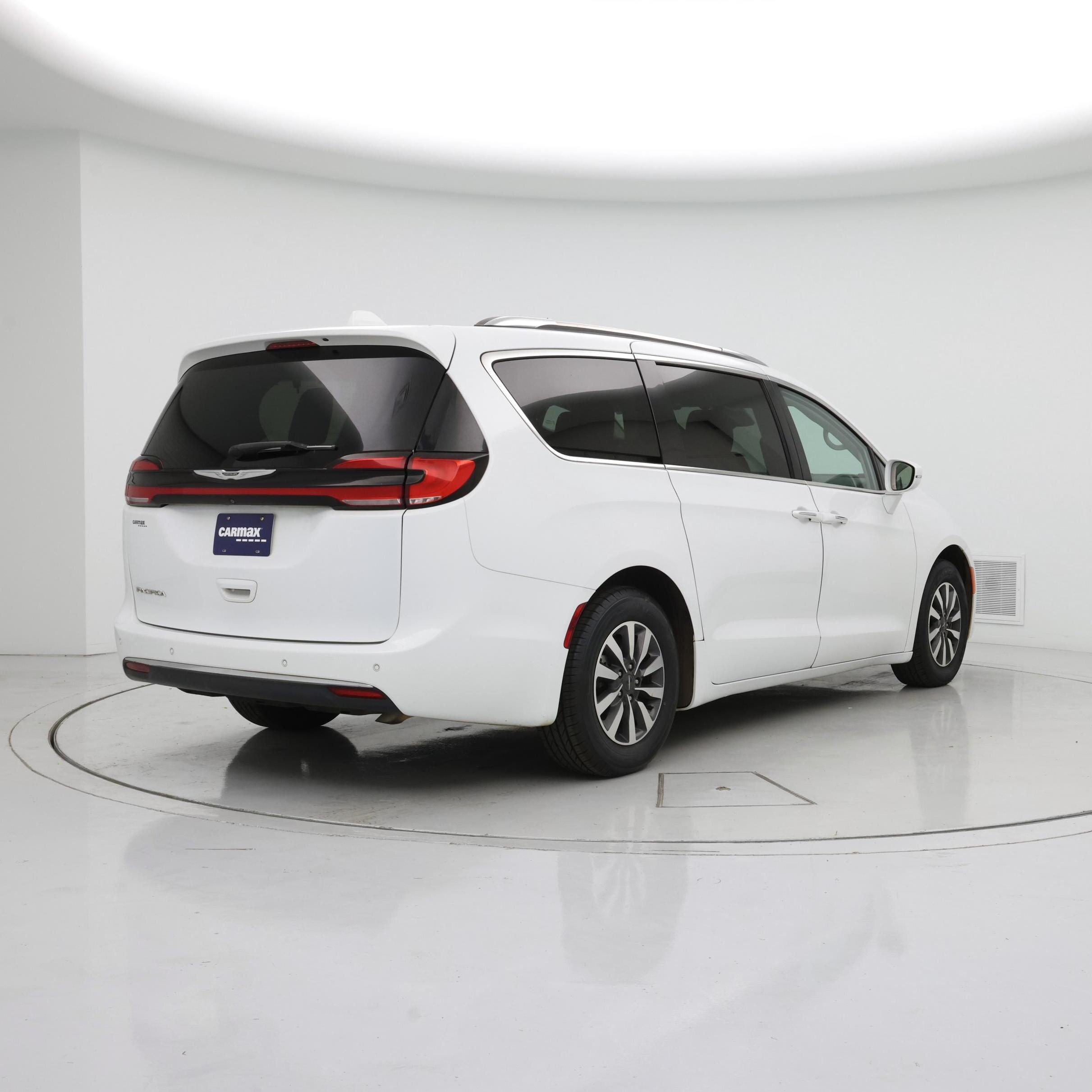 Thumbnail: 2021 Chrysler Pacifica - 8