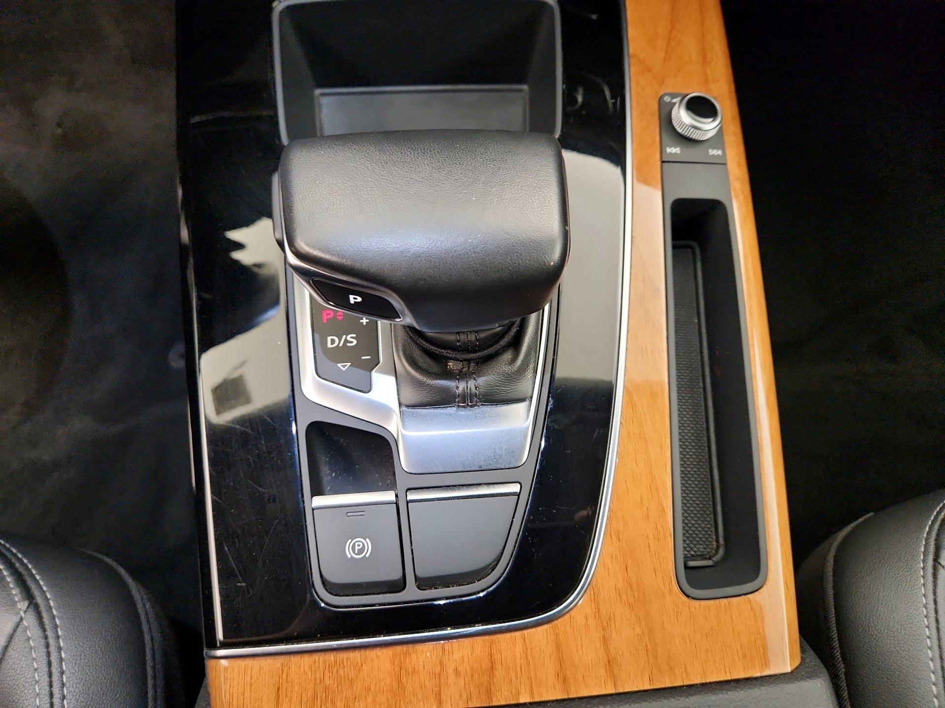 Thumbnail: 2023 Audi Q5 - 17