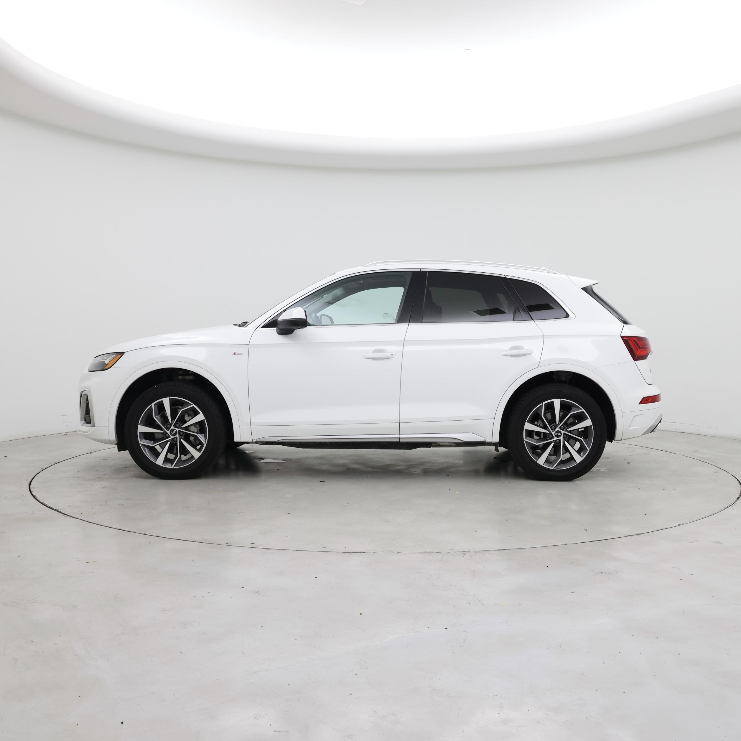Thumbnail: 2023 Audi Q5 - 3