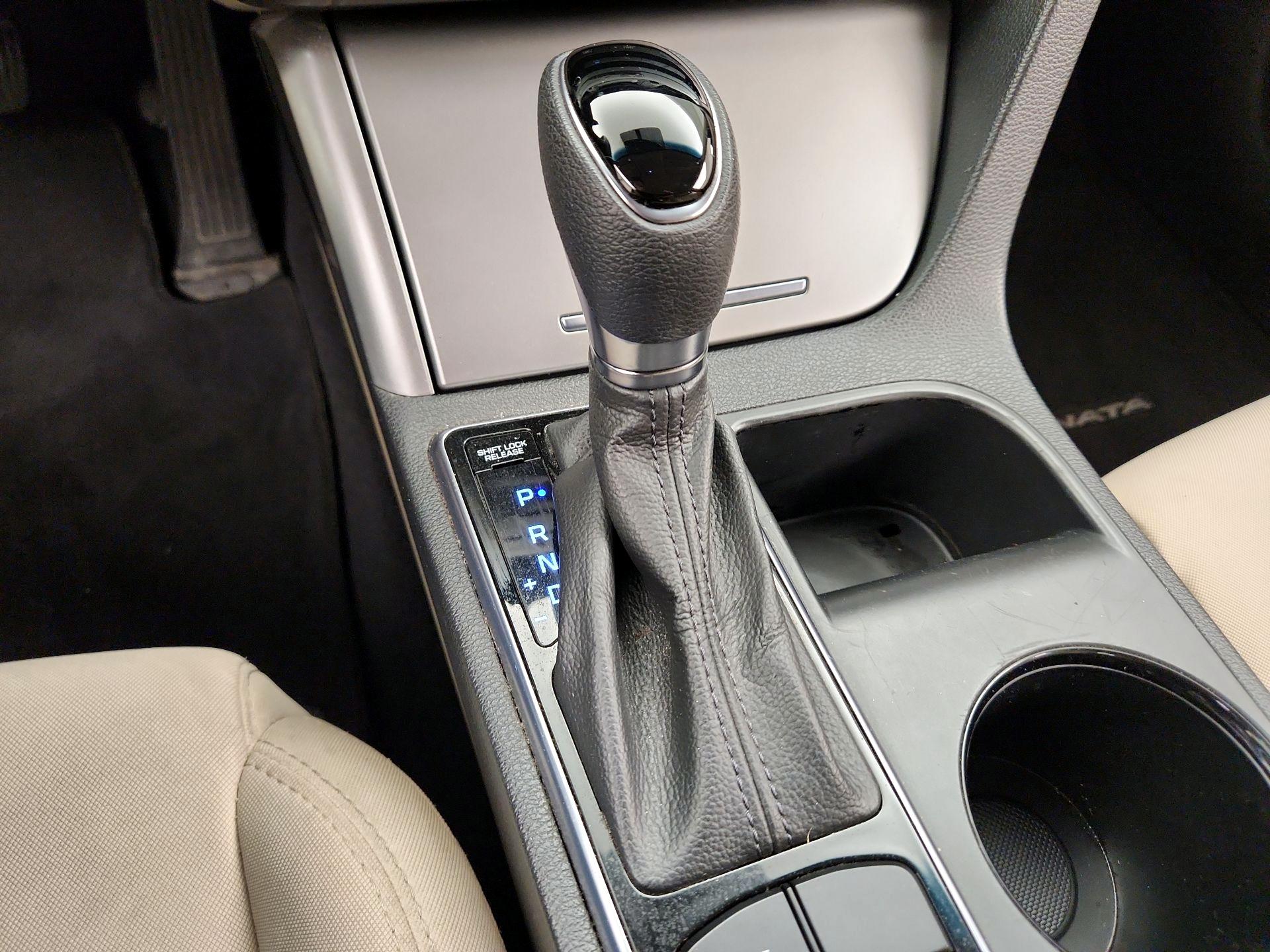 Thumbnail: 2015 Hyundai Sonata - 17