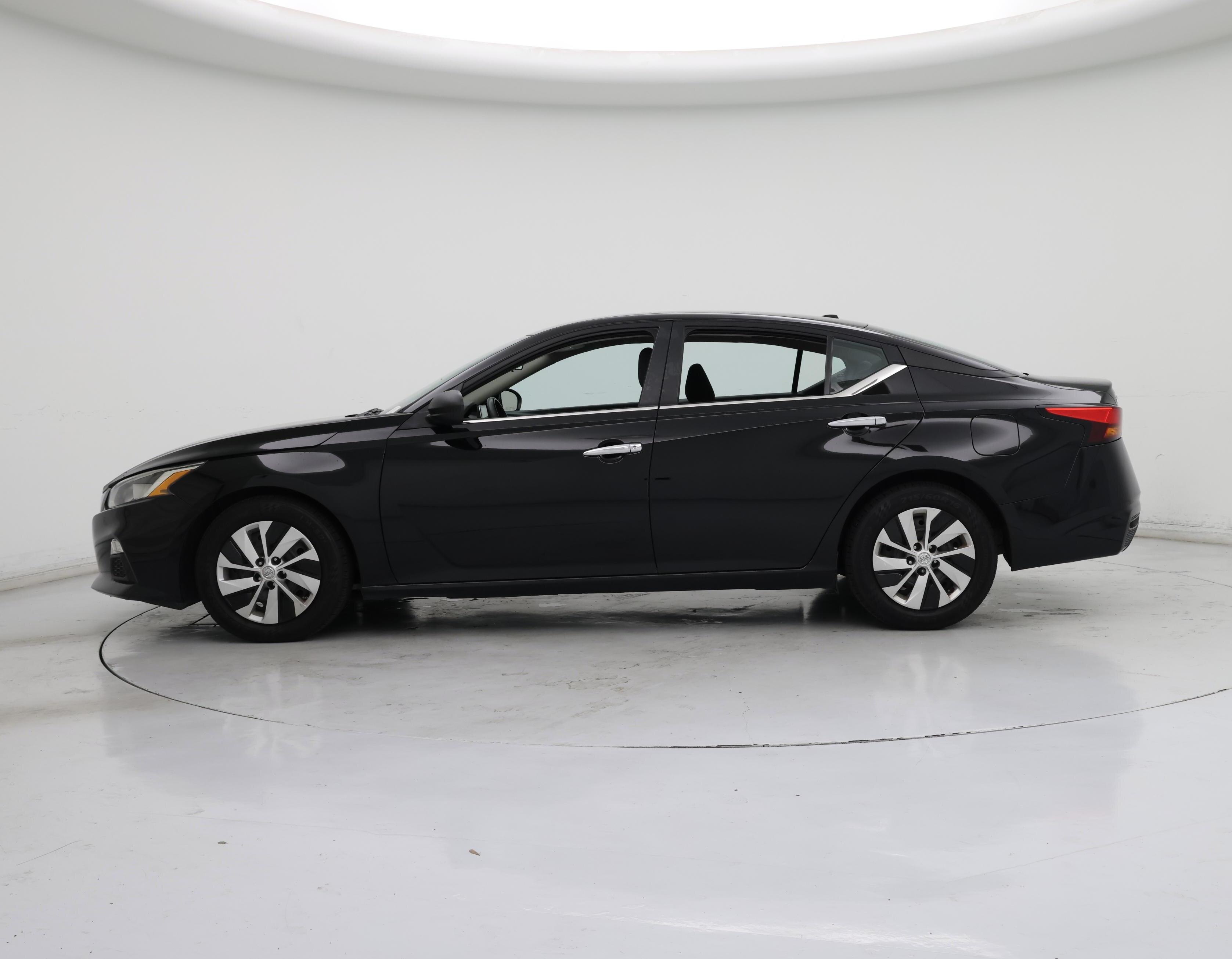 Thumbnail: 2020 Nissan Altima - 3