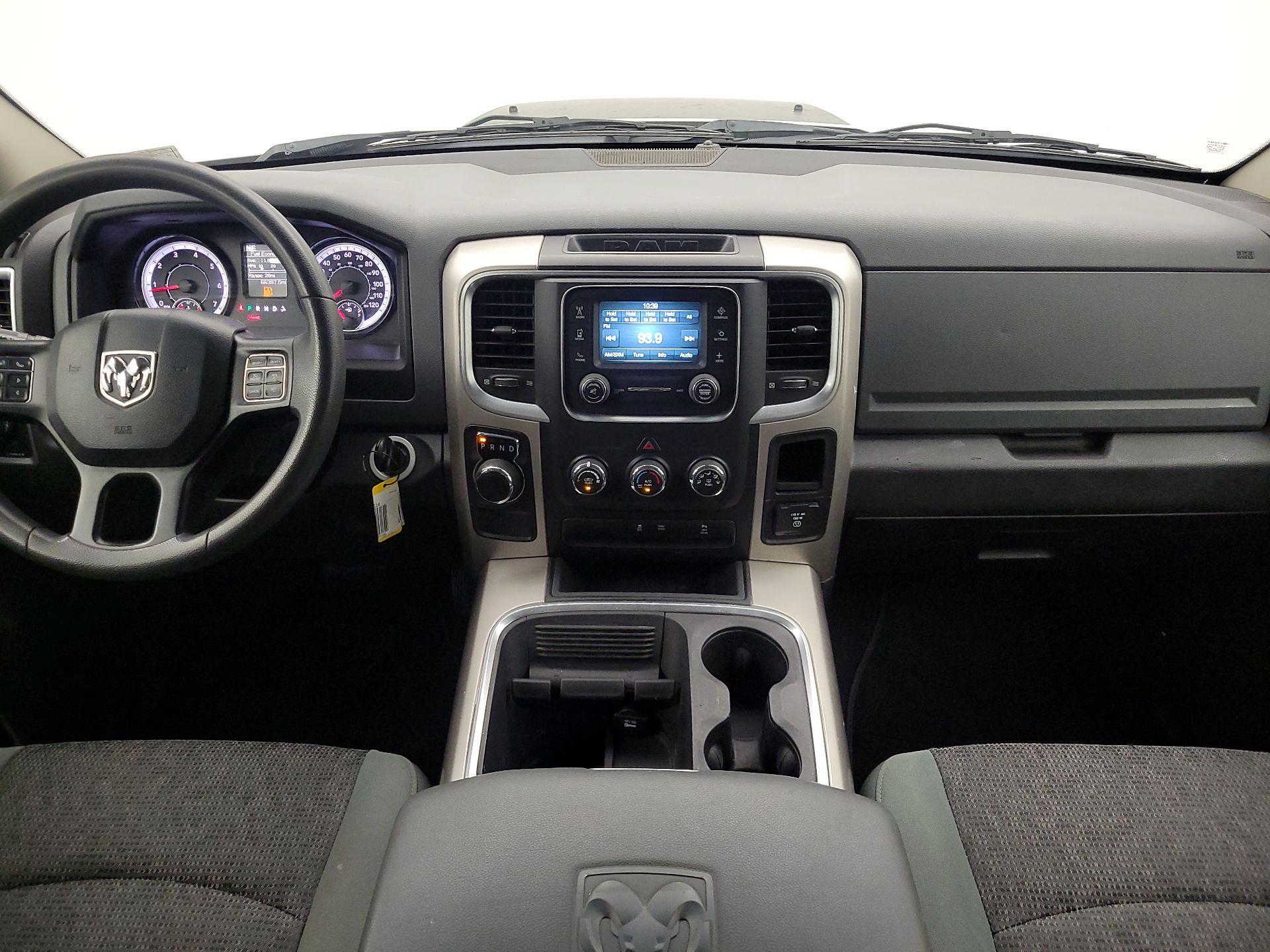 Thumbnail: 2020 RAM 1500 Classic - 9