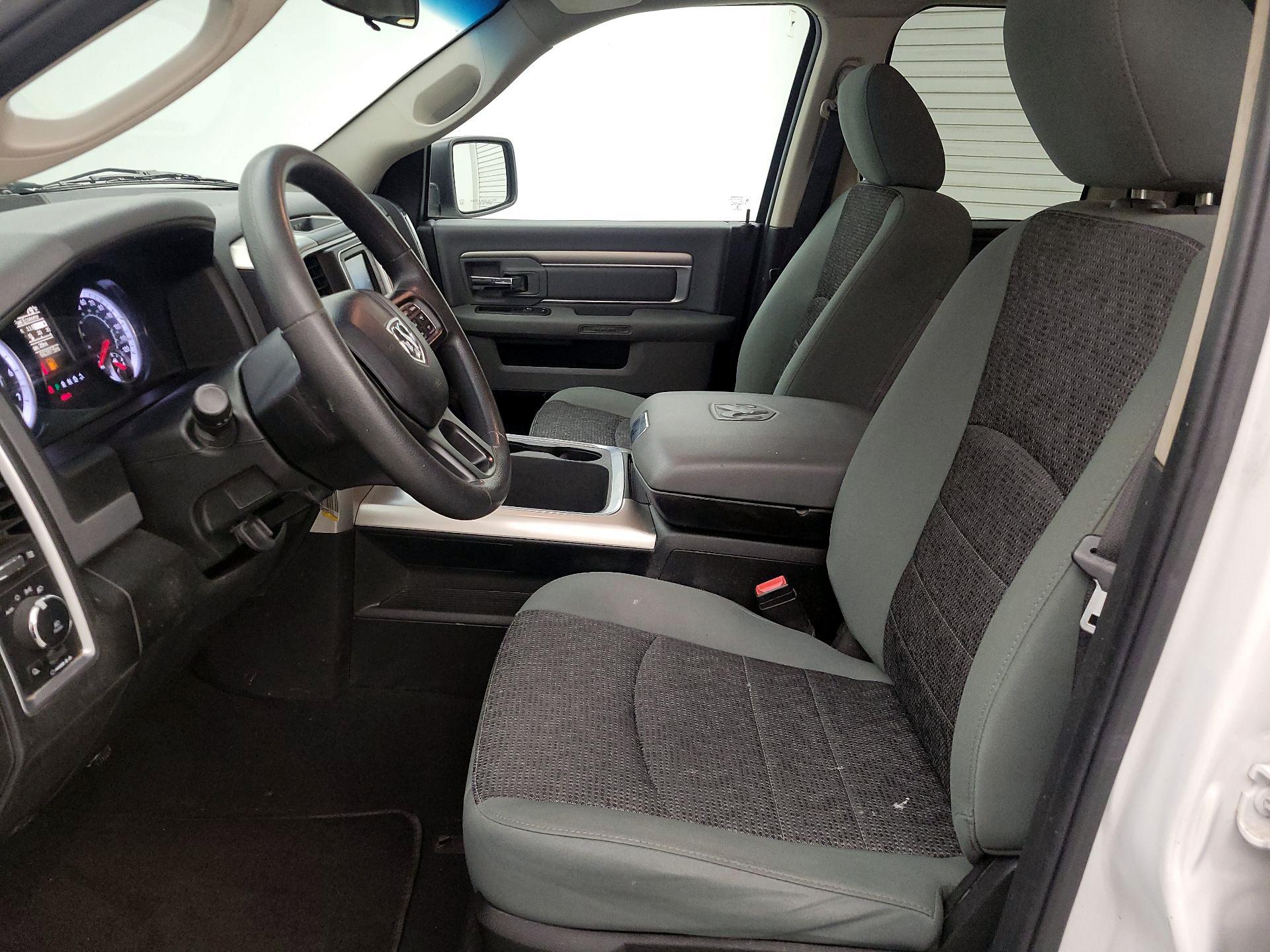Thumbnail: 2020 RAM 1500 Classic - 11