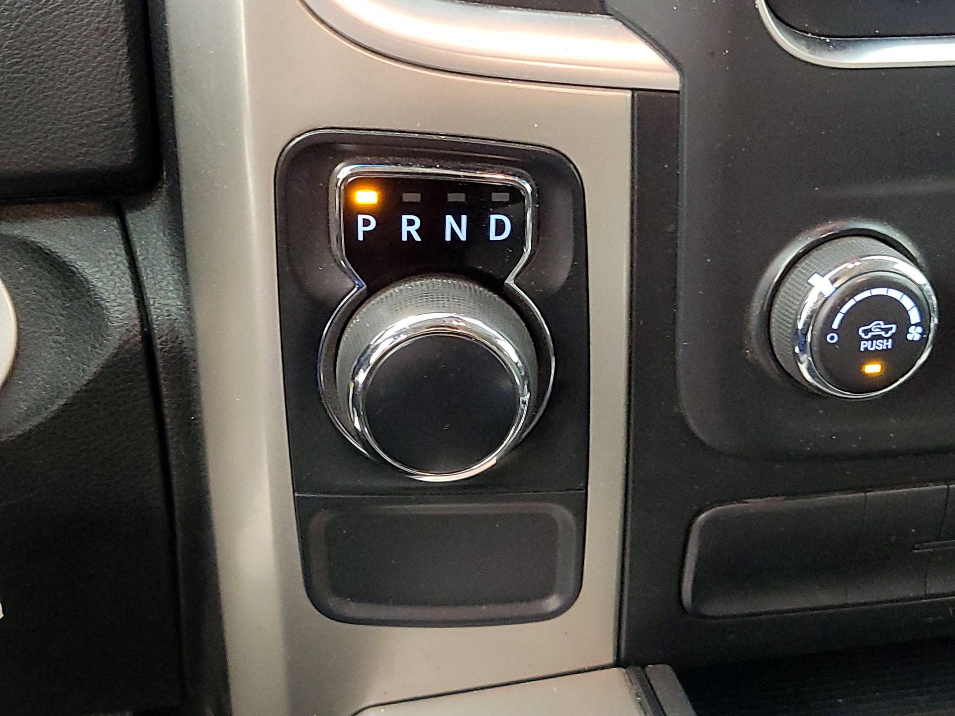 Thumbnail: 2020 RAM 1500 Classic - 17