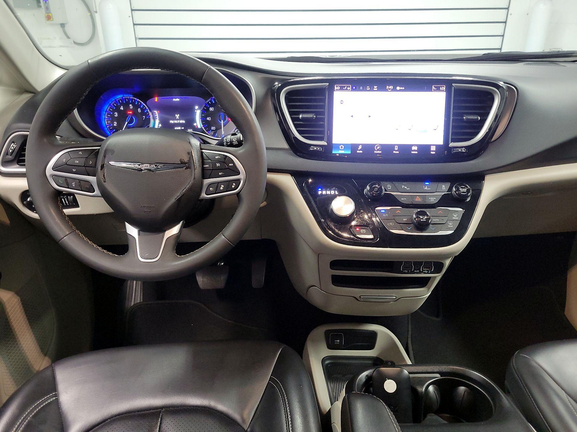 Thumbnail: 2023 Chrysler Pacifica - 9