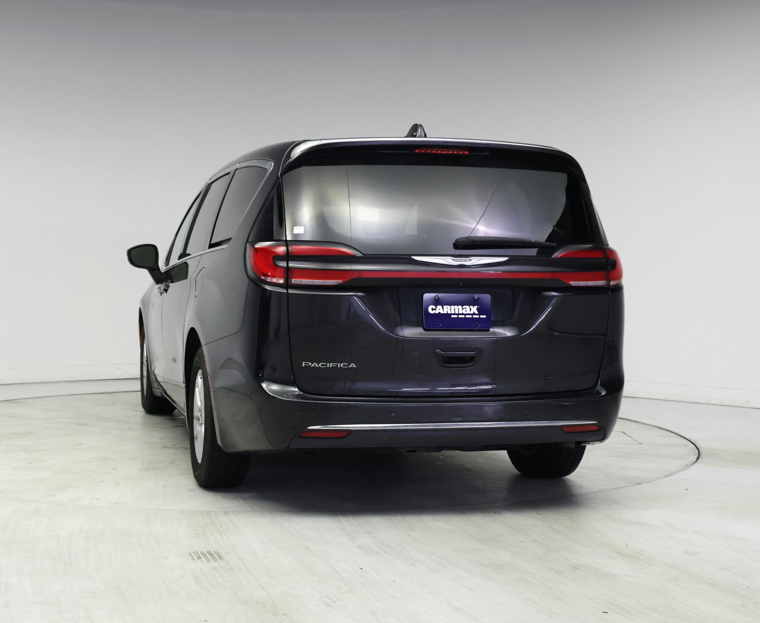 Thumbnail: 2023 Chrysler Pacifica - 6