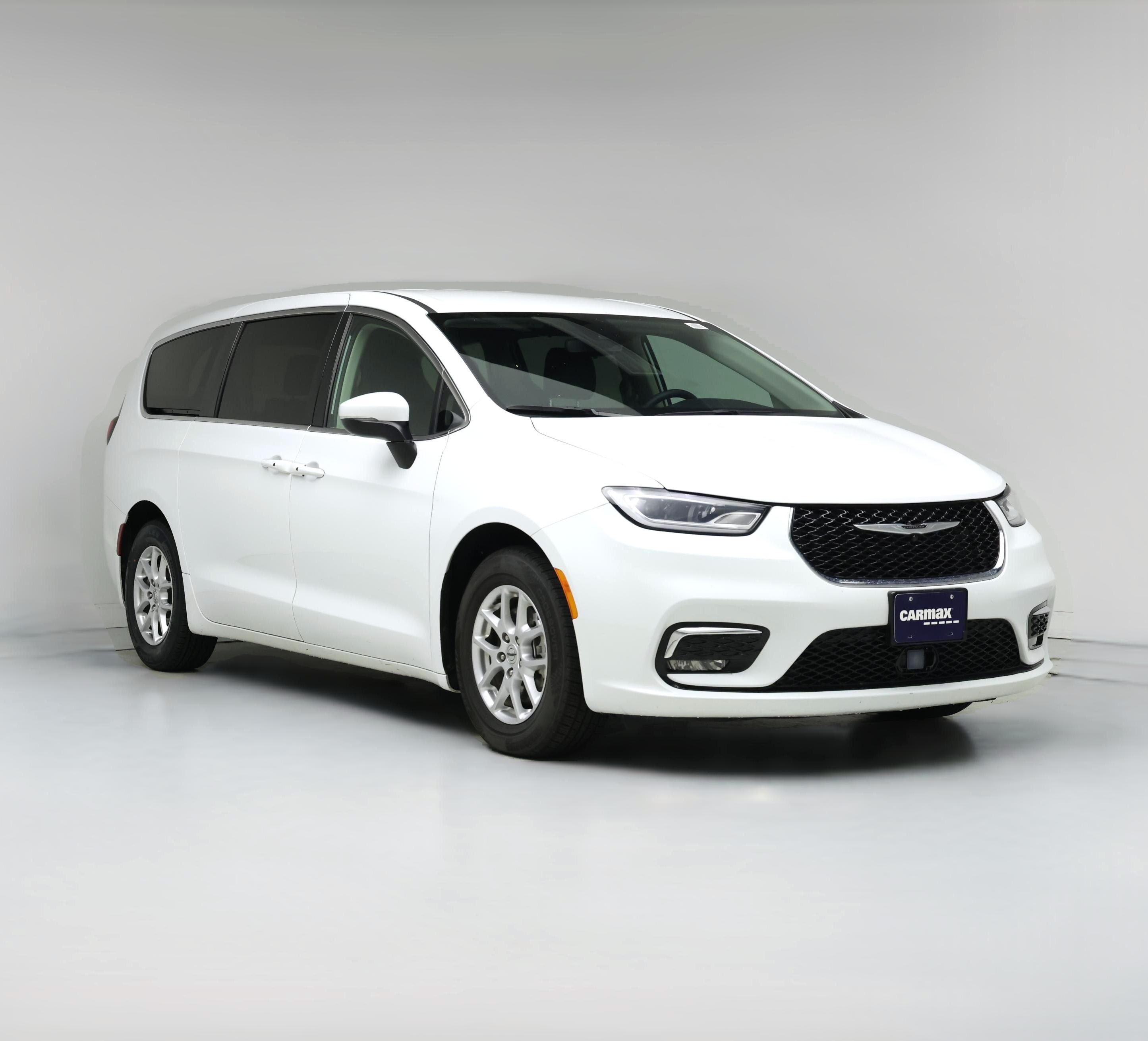 Thumbnail: 2023 Chrysler Pacifica - 1