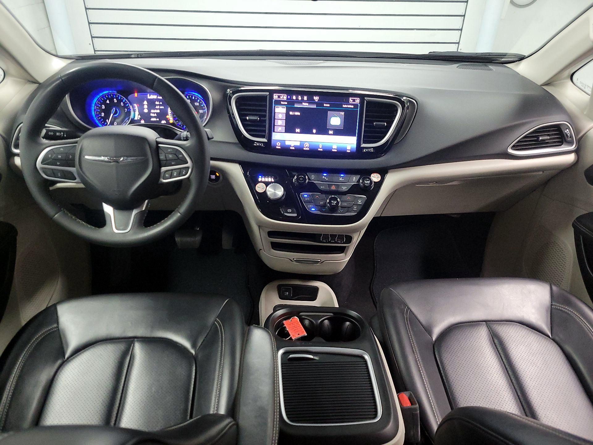 Thumbnail: 2023 Chrysler Pacifica - 9