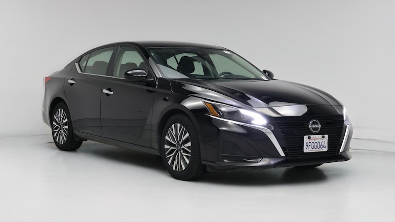 2023 Nissan Altima SV Hero Image