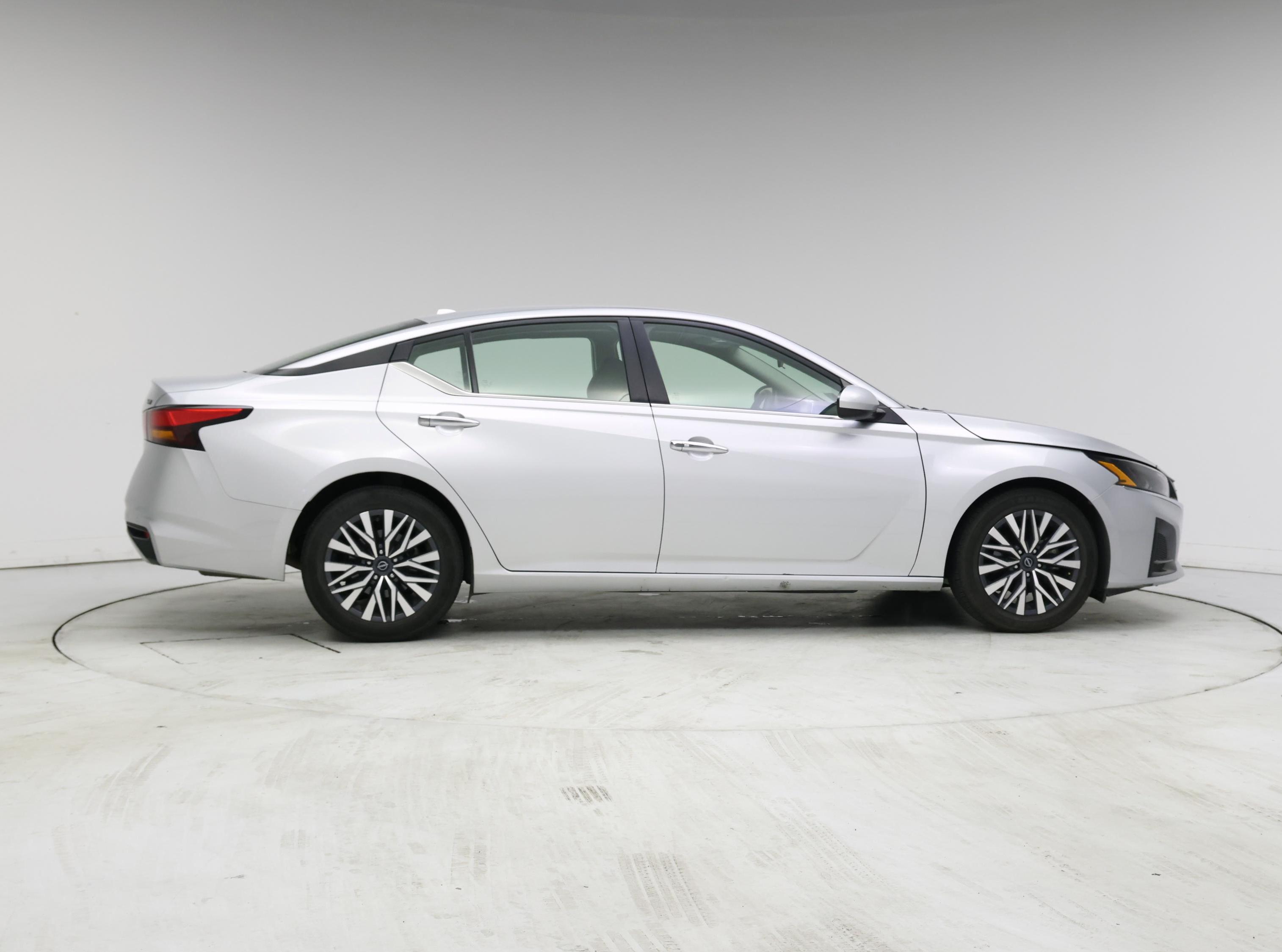 Thumbnail: 2023 Nissan Altima - 7
