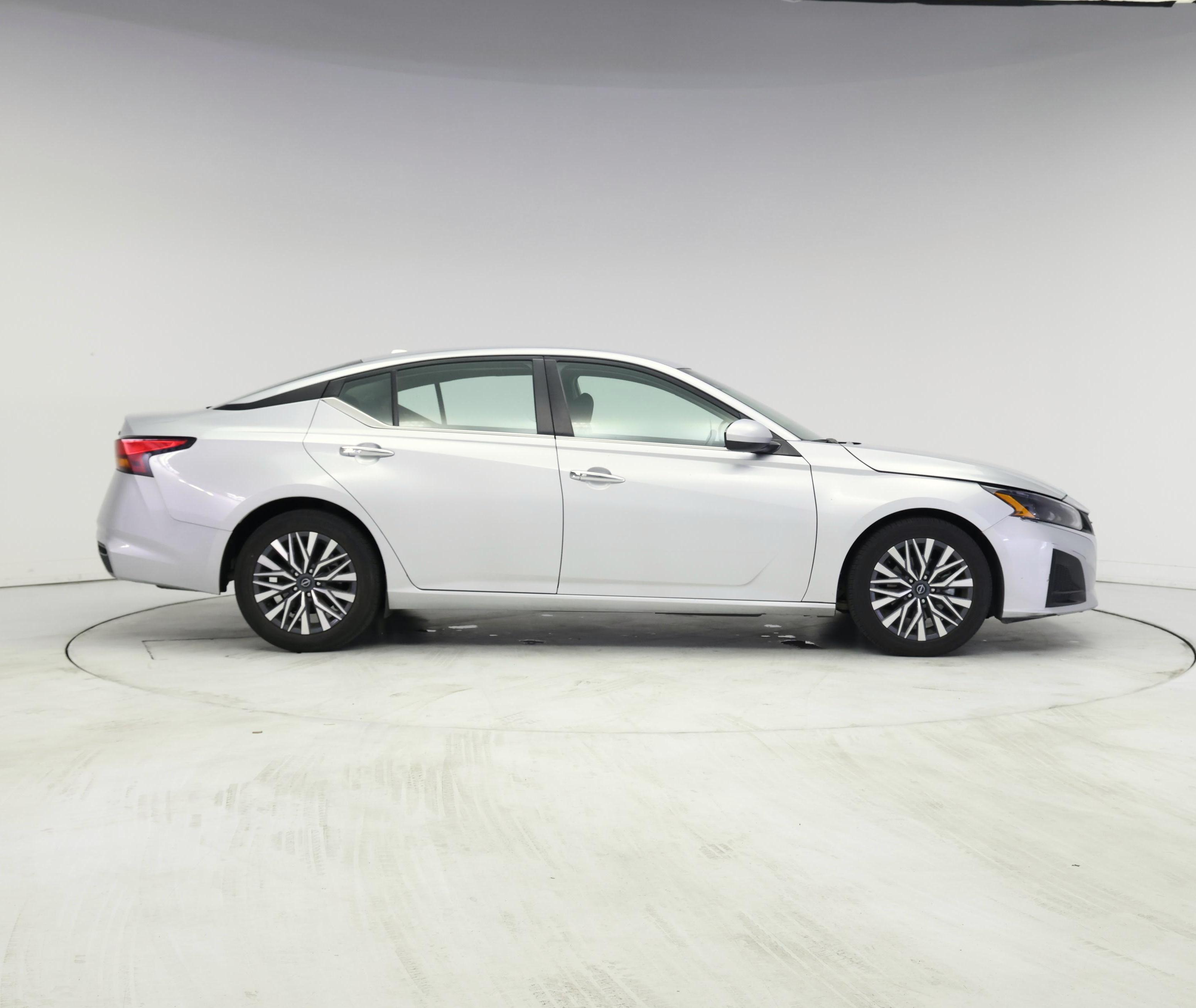 Thumbnail: 2023 Nissan Altima - 7