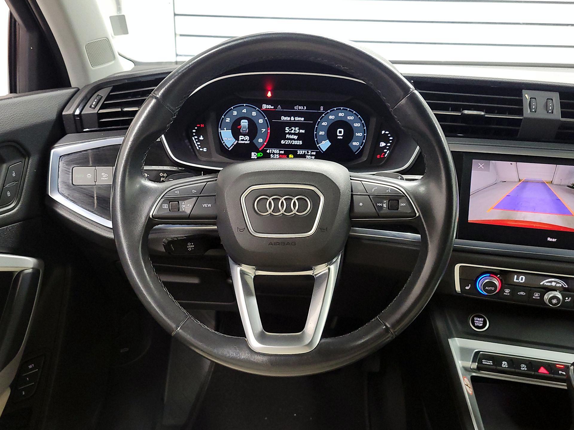 Thumbnail: 2023 Audi Q3 - 10